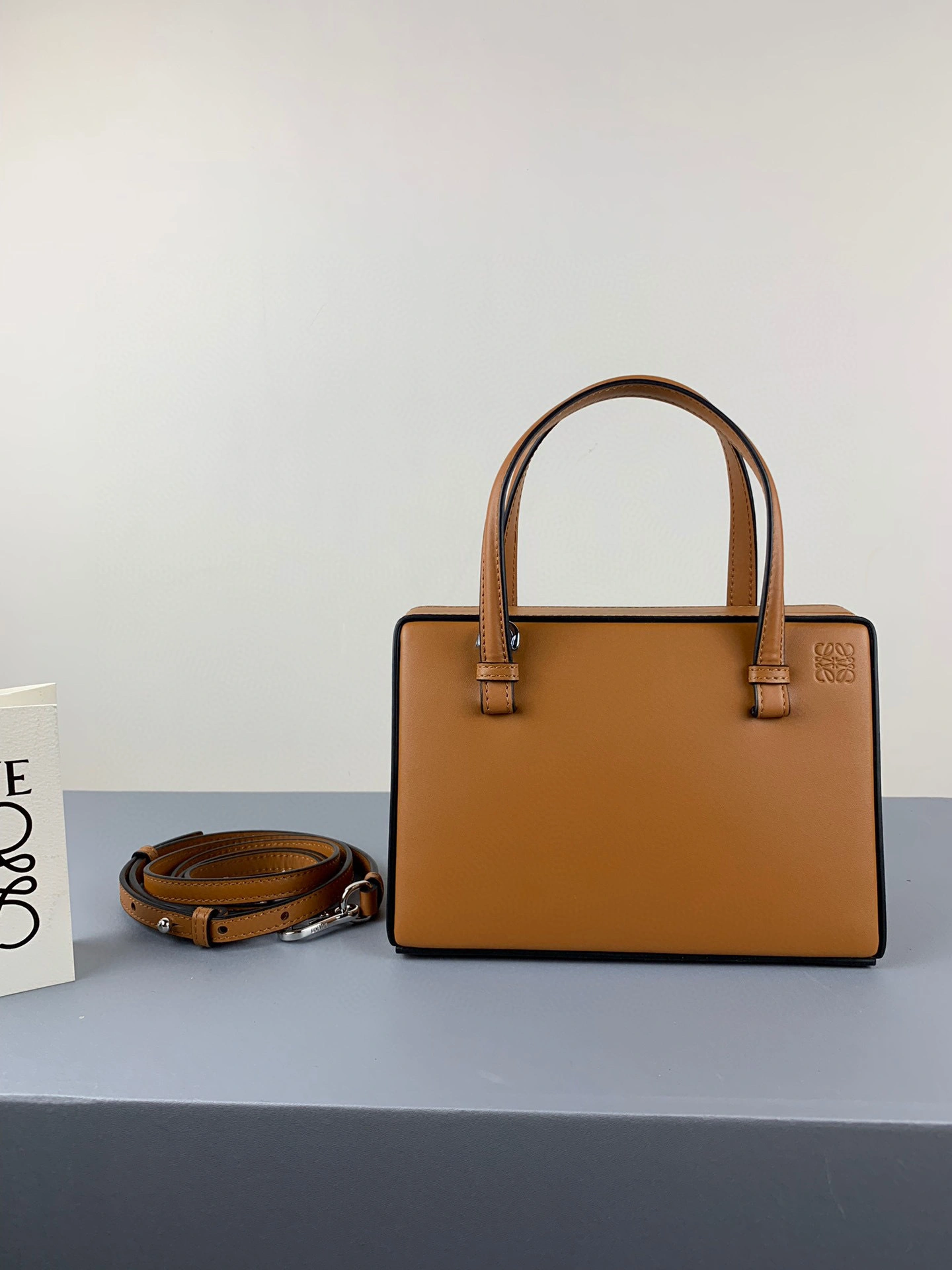 MOMO- 30956W85-2530 postal calfskin item：B-B063F2323C