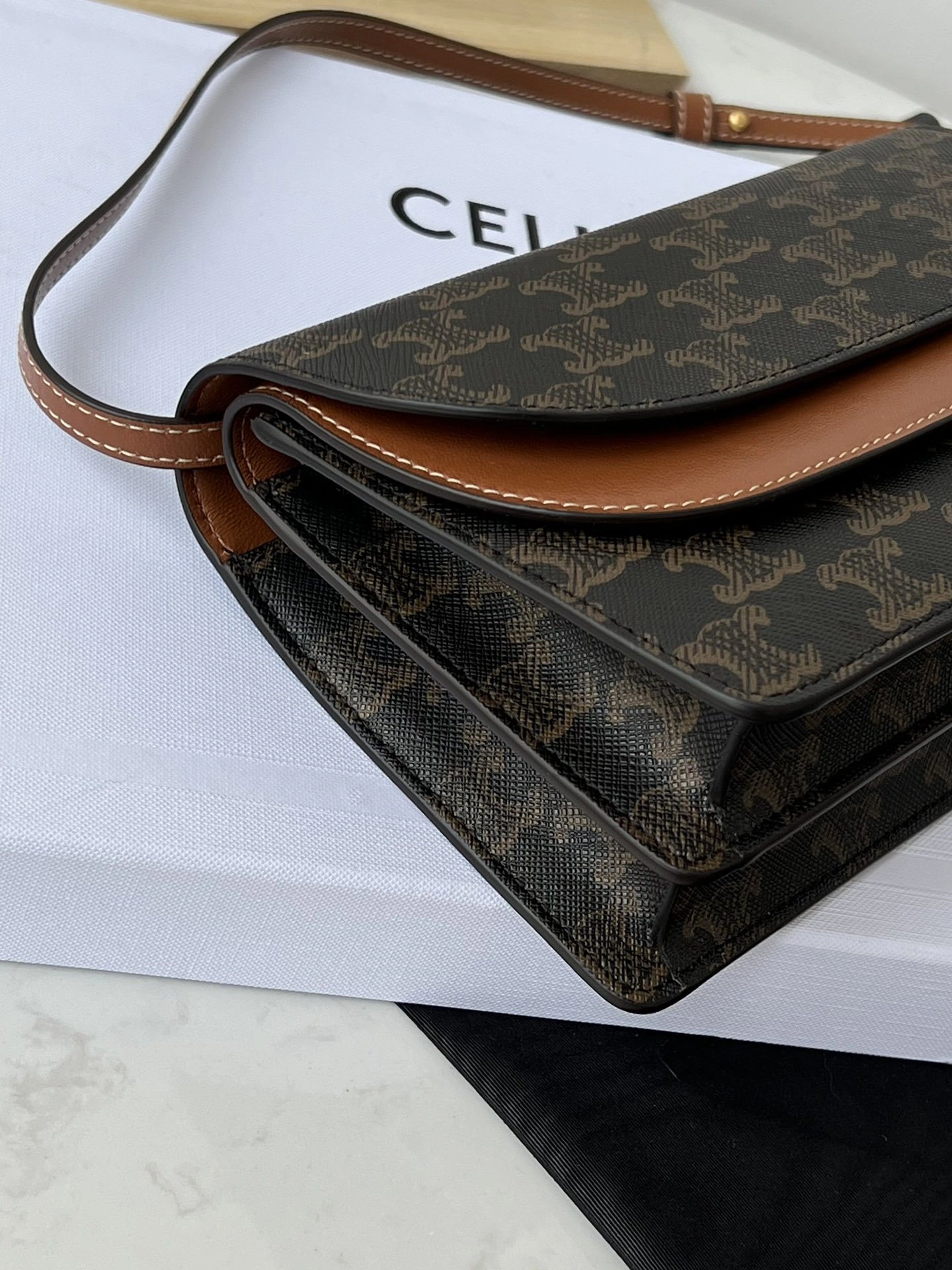 MOMO- 358i95 10D852CG9-04LU high quality version Woc item:E-B805J2404