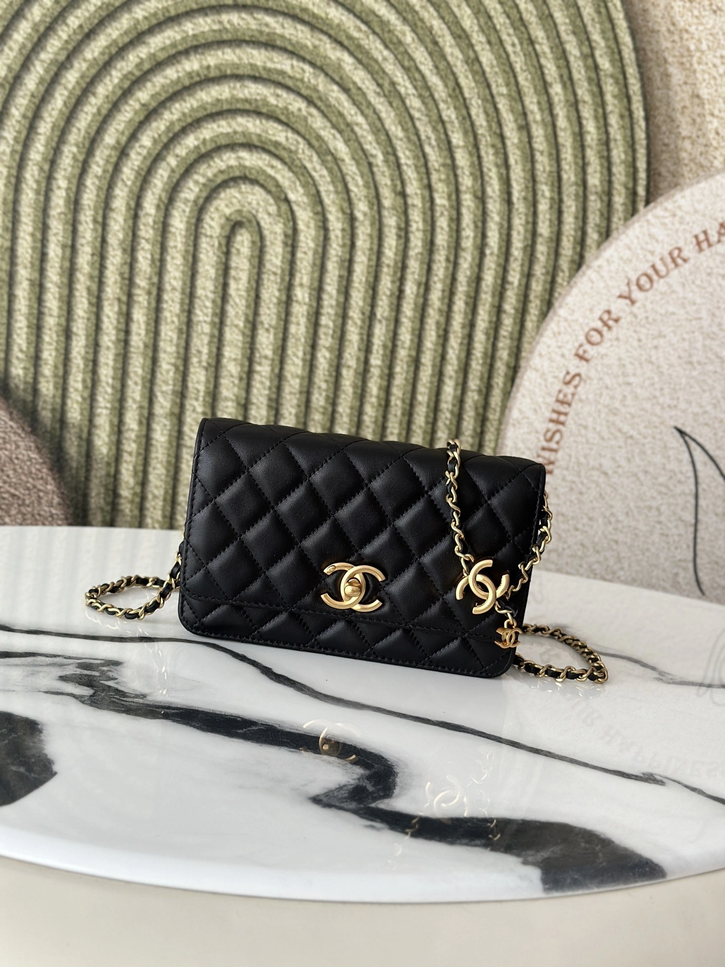 MOMO--3h1958 AP3938-B21572-94305 high quality version sheepskin item:E-B000L1606T