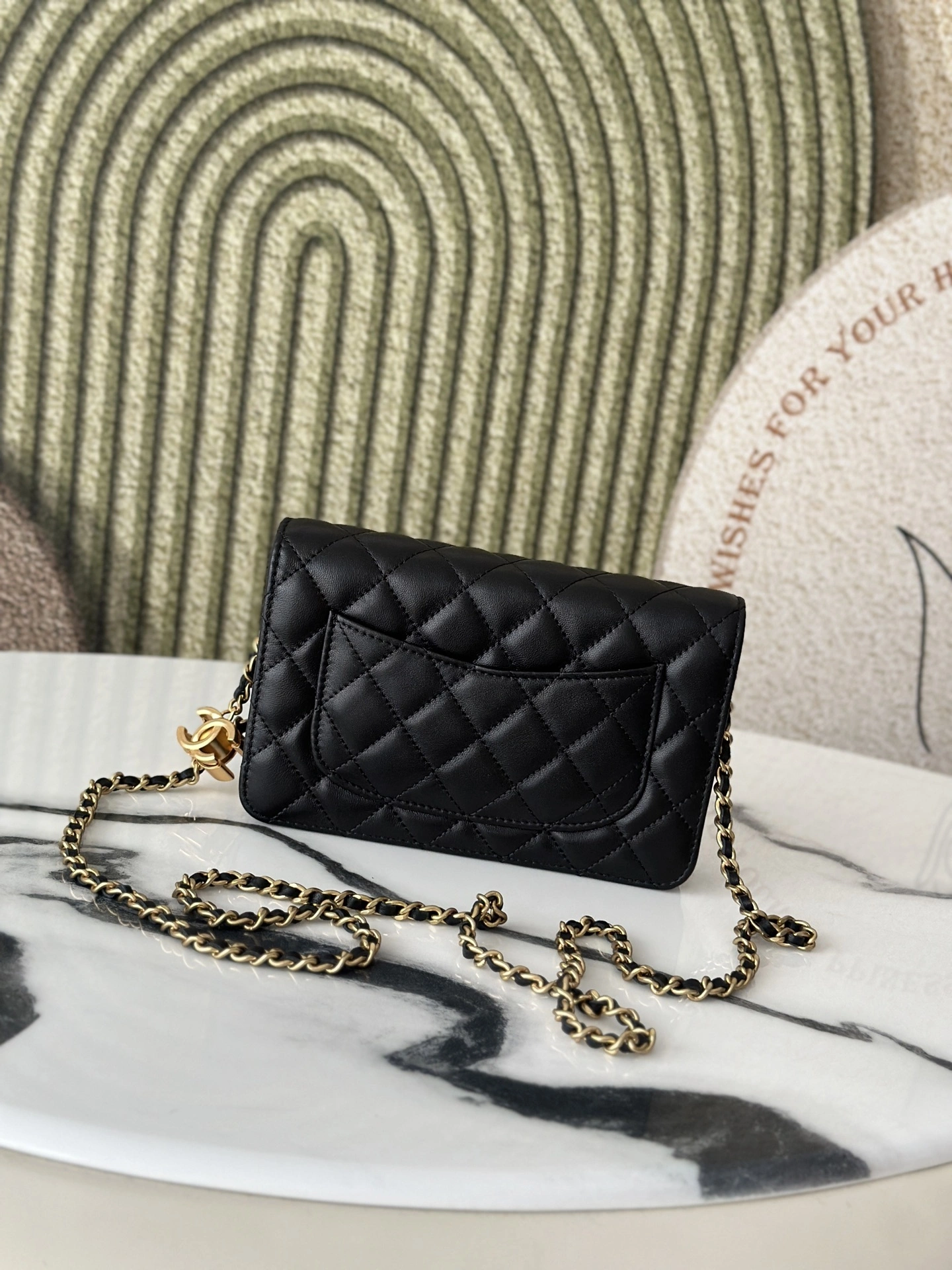 MOMO--3h1958 AP3938-B21572-94305 high quality version sheepskin item:E-B000L1606T