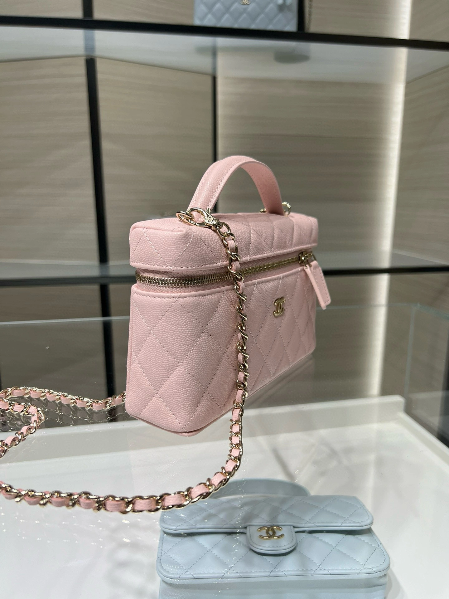 MOMO--3h1958 AP4385-B10583-NAGEO high quality version cowhide item:E-B000J1940
