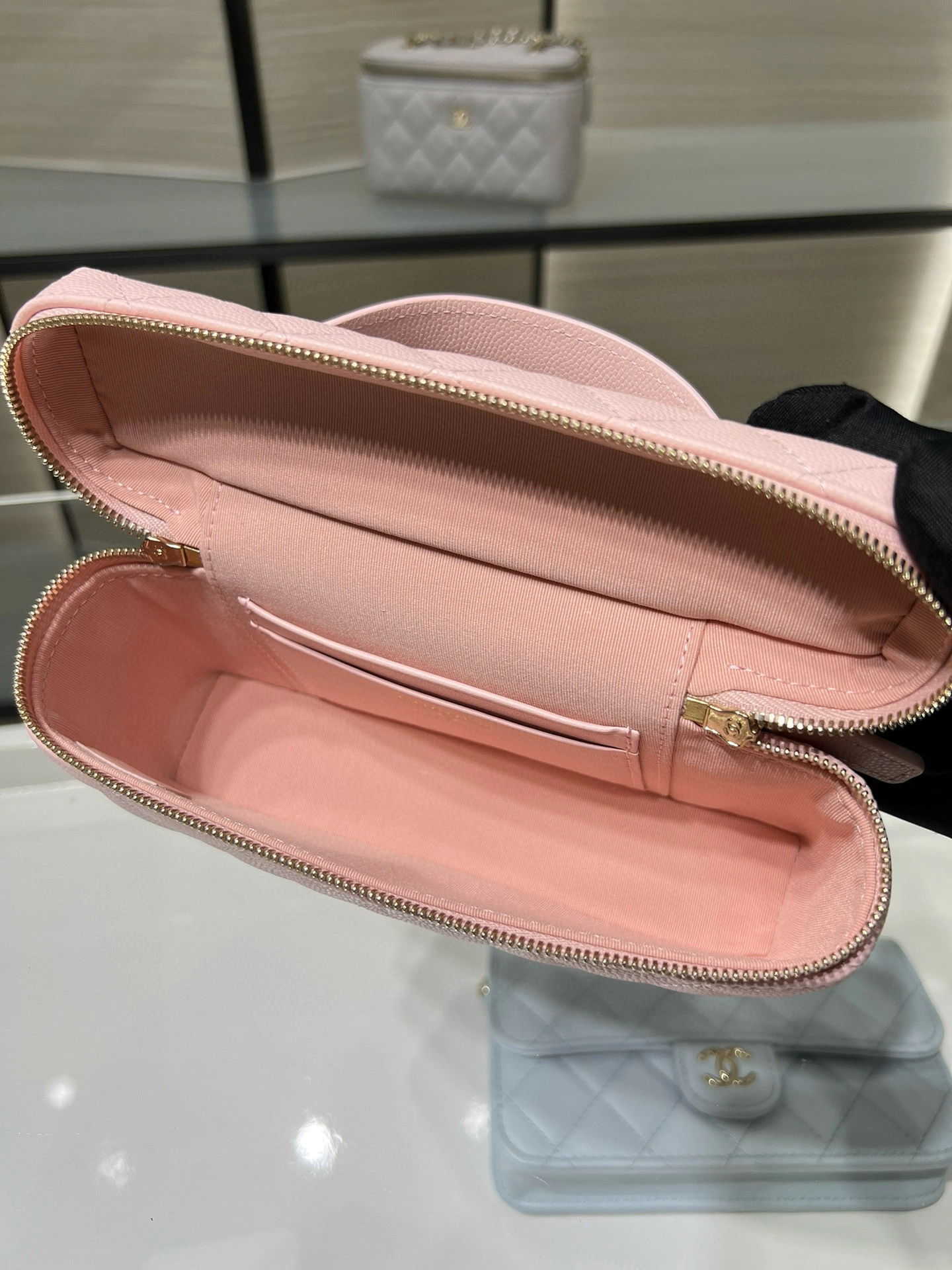 MOMO--3h1958 AP4385-B10583-NAGEO high quality version cowhide item:E-B000J1940