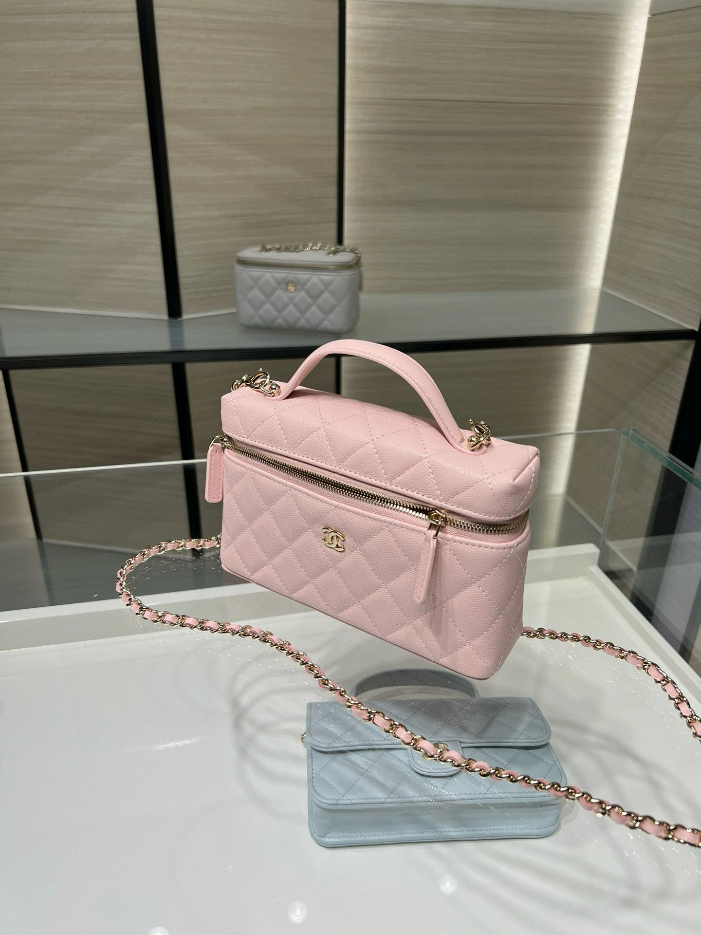 MOMO--3h1958 AP4385-B10583-NAGEO high quality version cowhide item:E-B000J1940