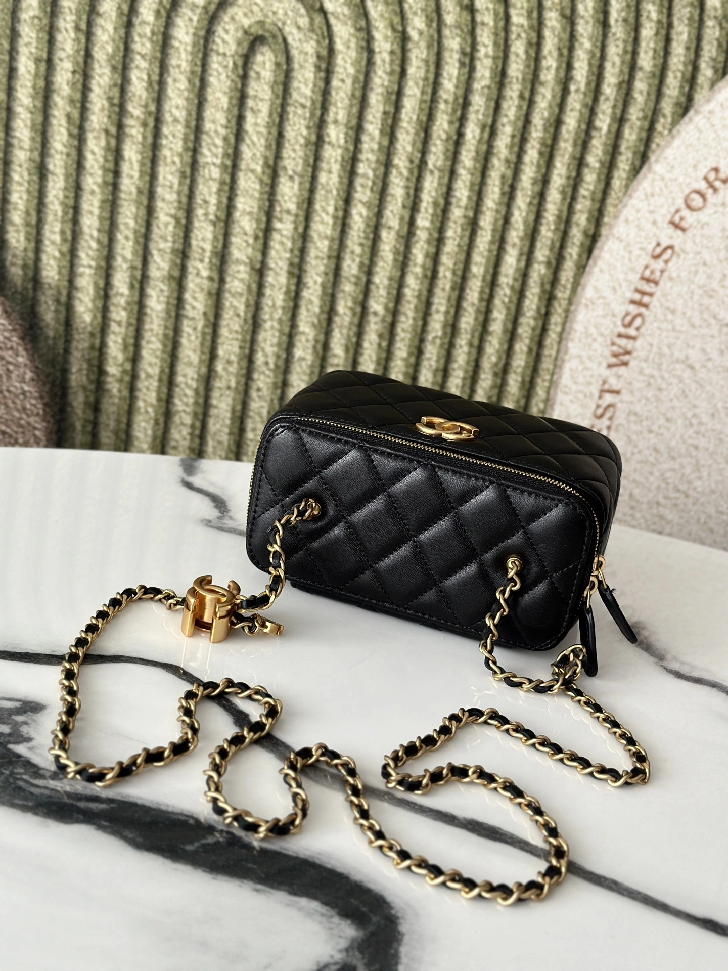 MOMO--3h1958 AP4802-B21416-94305 high quality version sheepskin item:E-B000L1605T