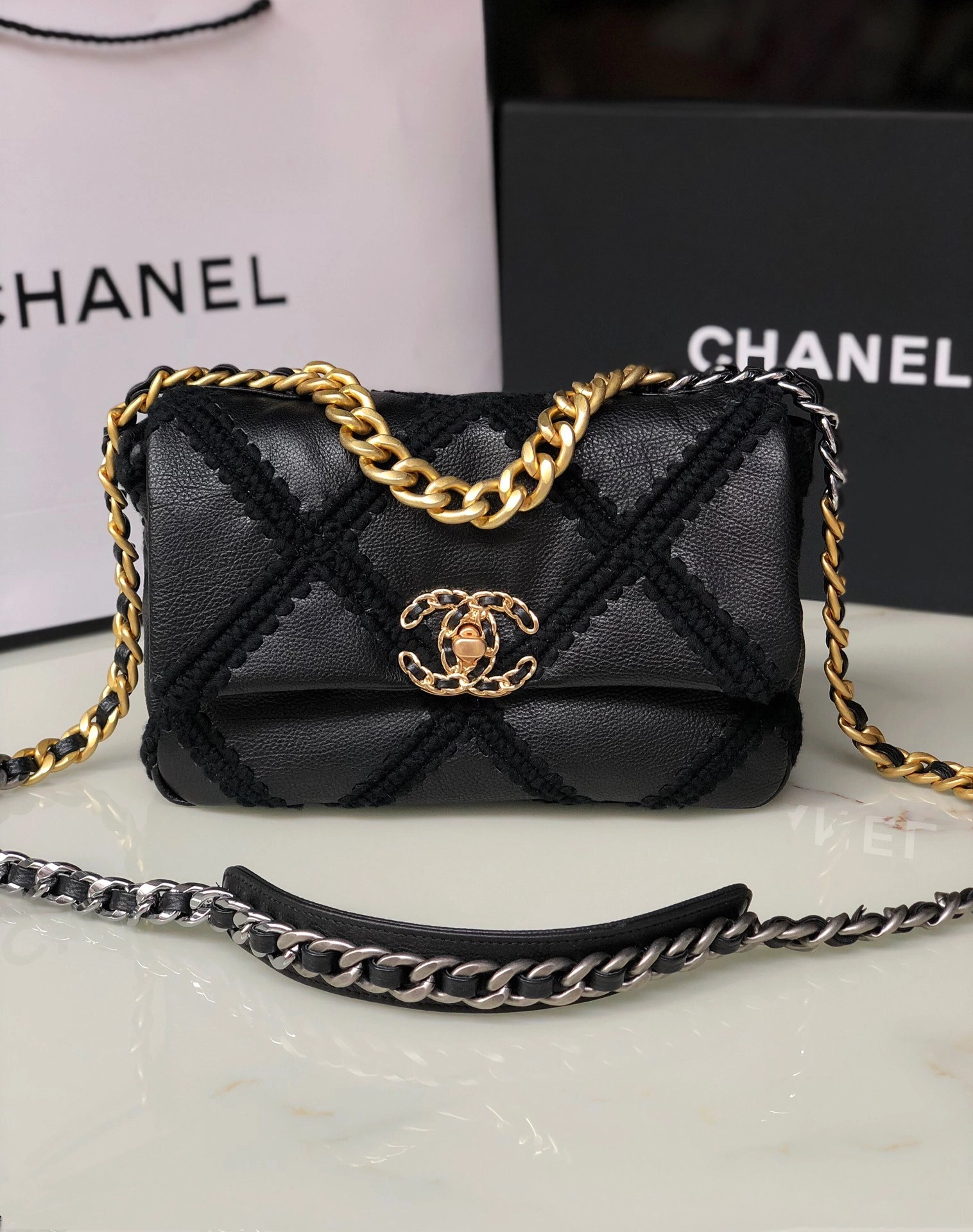 MOMO--3h1958 AS1160-B04824-94305 high quality version cowhide item:E-B000J1922