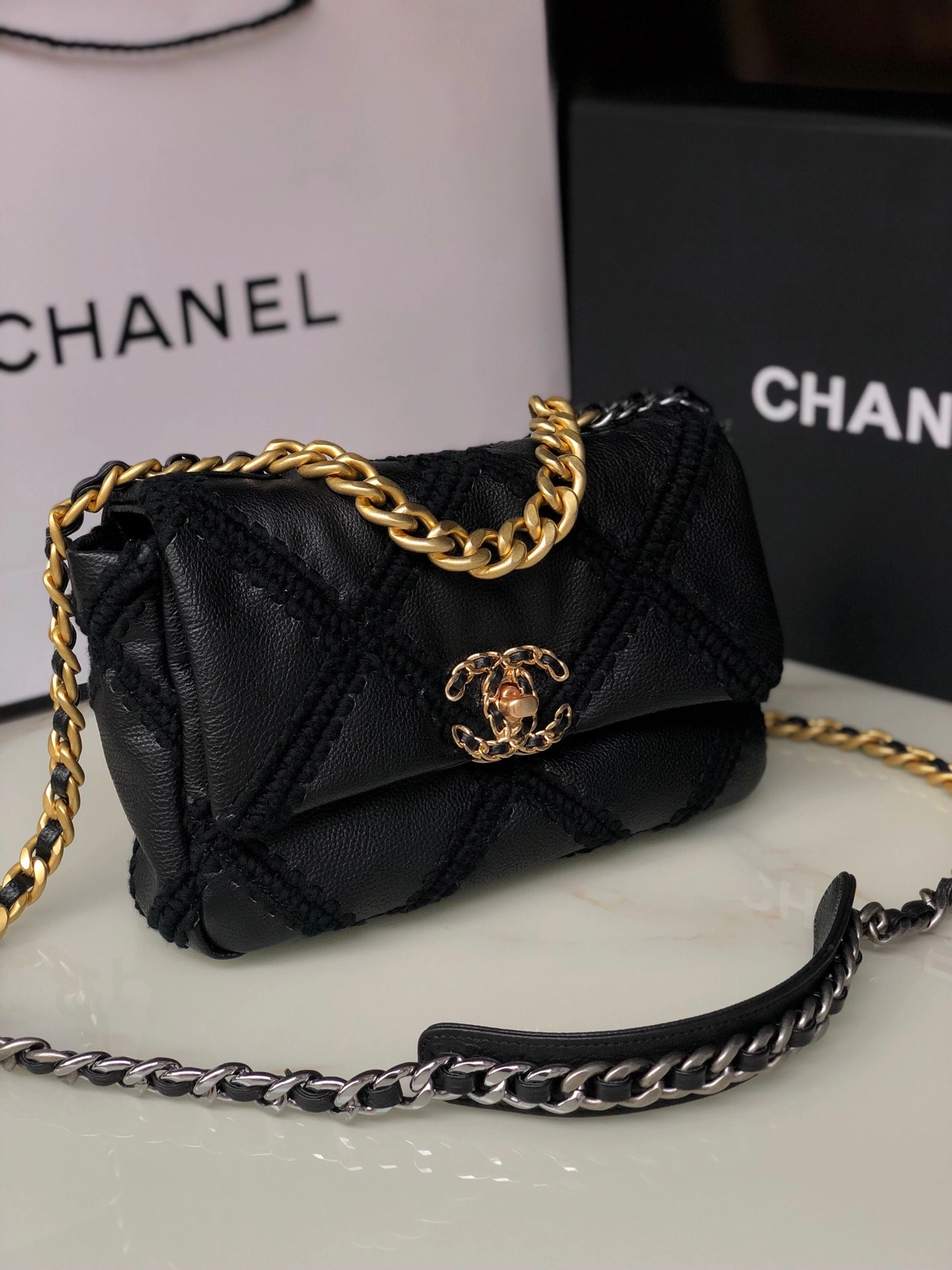 MOMO--3h1958 AS1160-B04824-94305 high quality version cowhide item:E-B000J1922