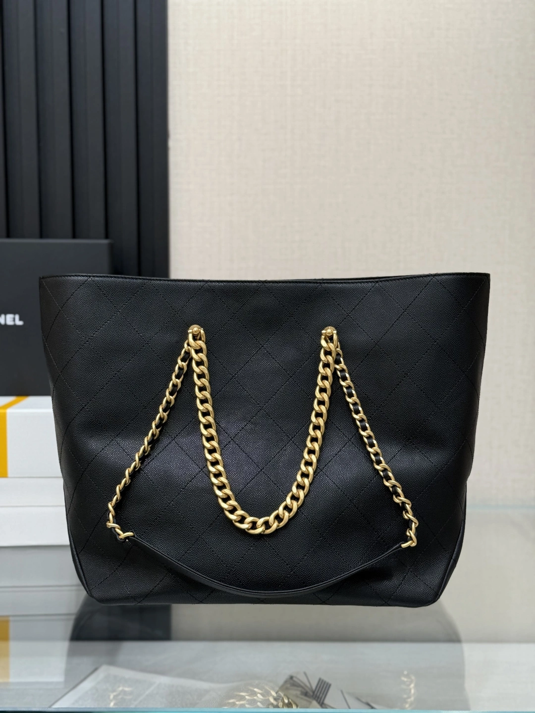 MOMO--3h1958 AS5746-B21867-94305 high quality version cowhide item:E-B000L0722T