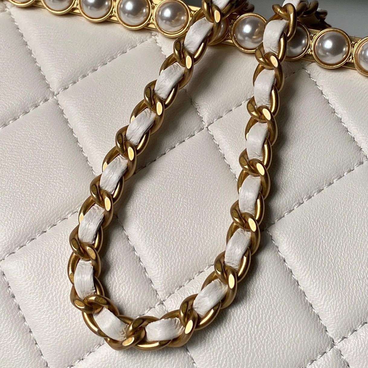 MOMO--3h1958 AS5912-B22675-U4531 high quality version sheepskin item:E-B000L2073T