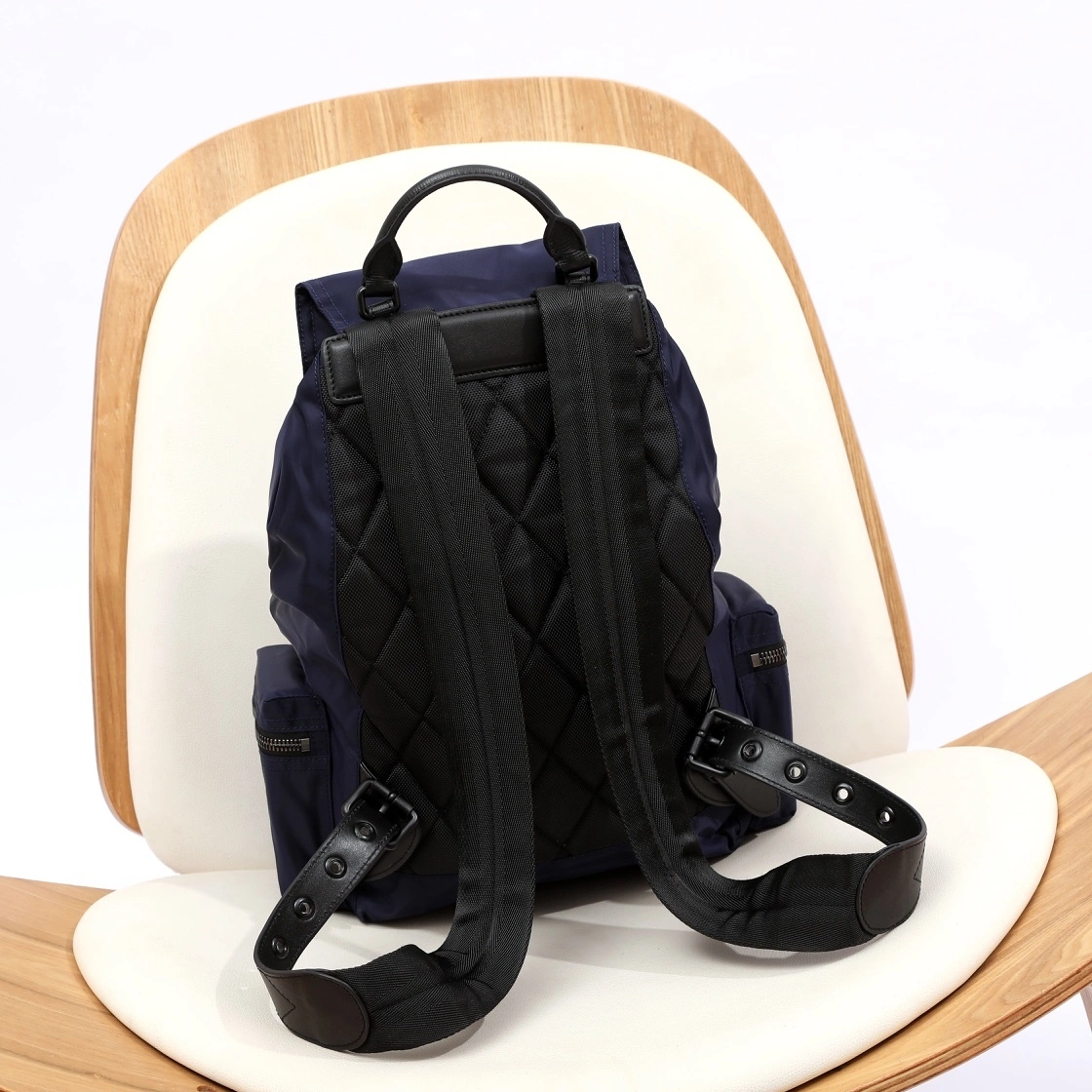 MOMO- 4020937 item:D-B000A2445R