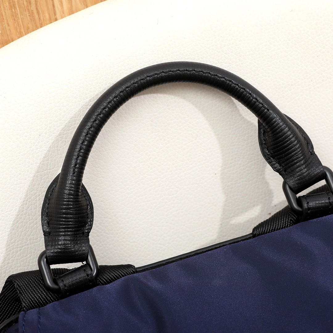 MOMO- 4020937 item:D-B000A2445R