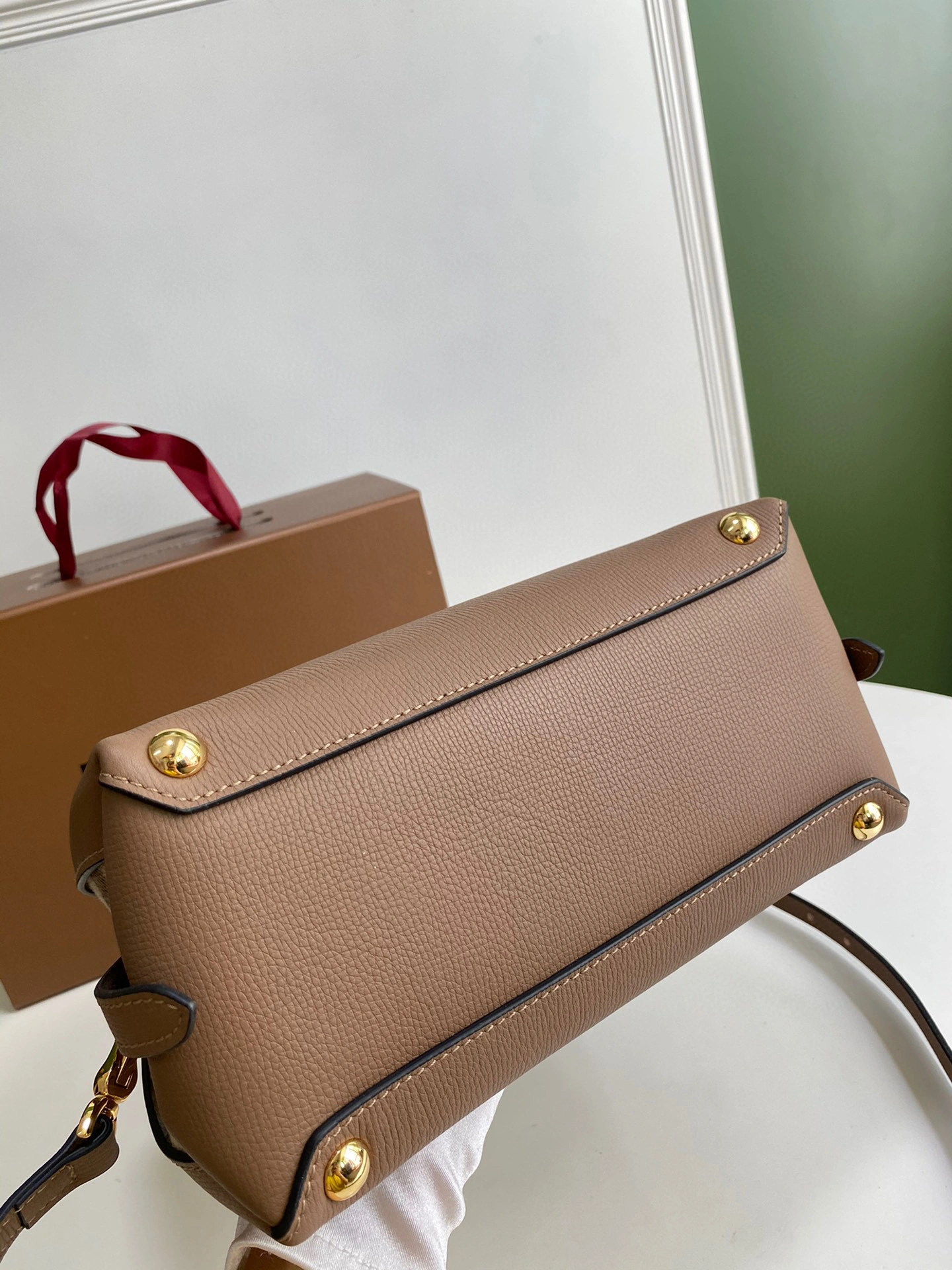 MOMO- 40611721 cowhide item：B-B000F1407C