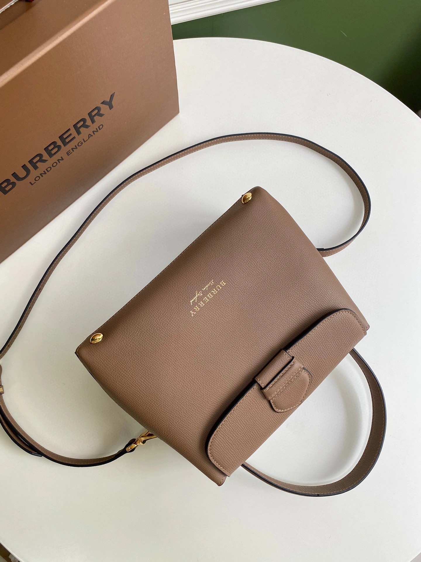 MOMO- 40611721 cowhide item：B-B000F1407C