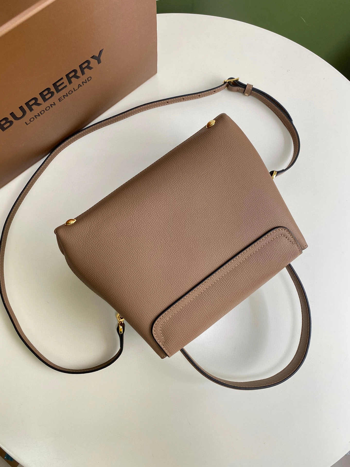 MOMO- 40611721 cowhide item：B-B000F1407C