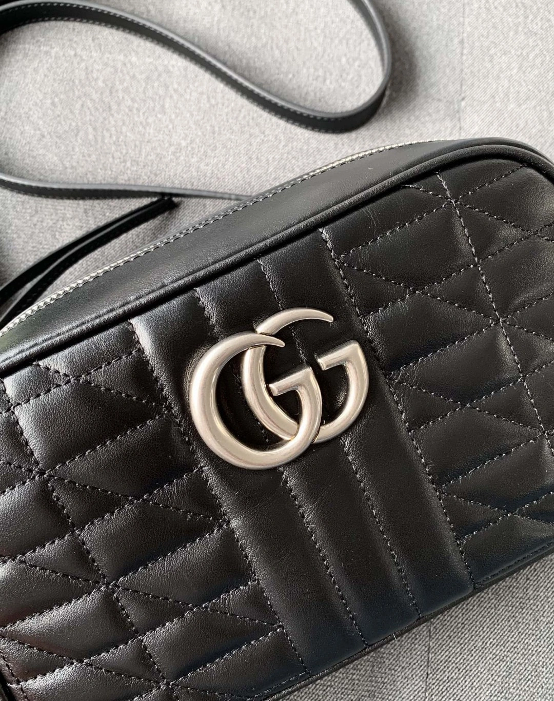 MOMO- 447632Marmont item : A-B063M0109
