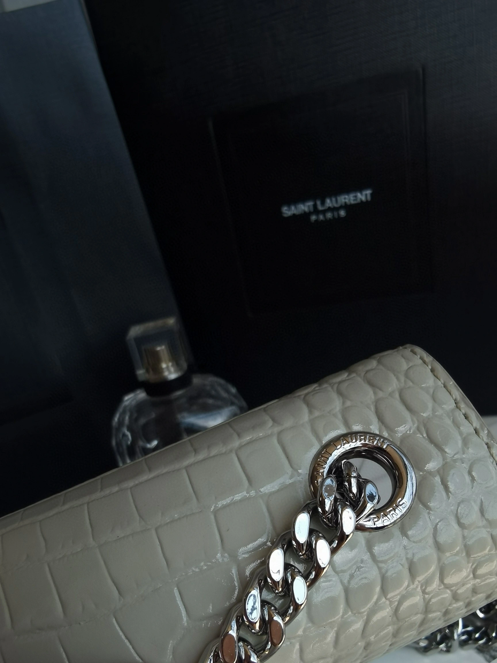 MOMO- 452159-DND1N-9207 KATE calfskin item：B-B063F0604C
