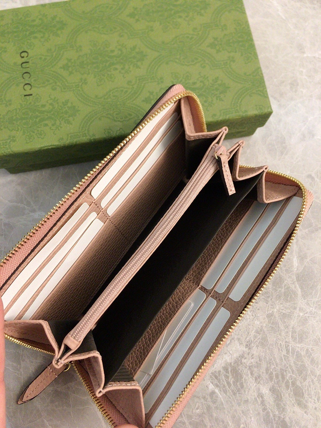 MOMO- 456117 Calfskin Ophidia item : A-B00M0119