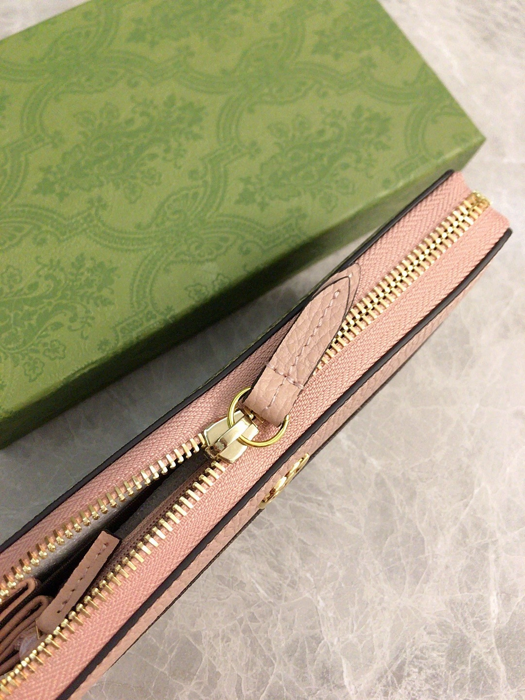 MOMO- 456117 Calfskin Ophidia item : A-B00M0119