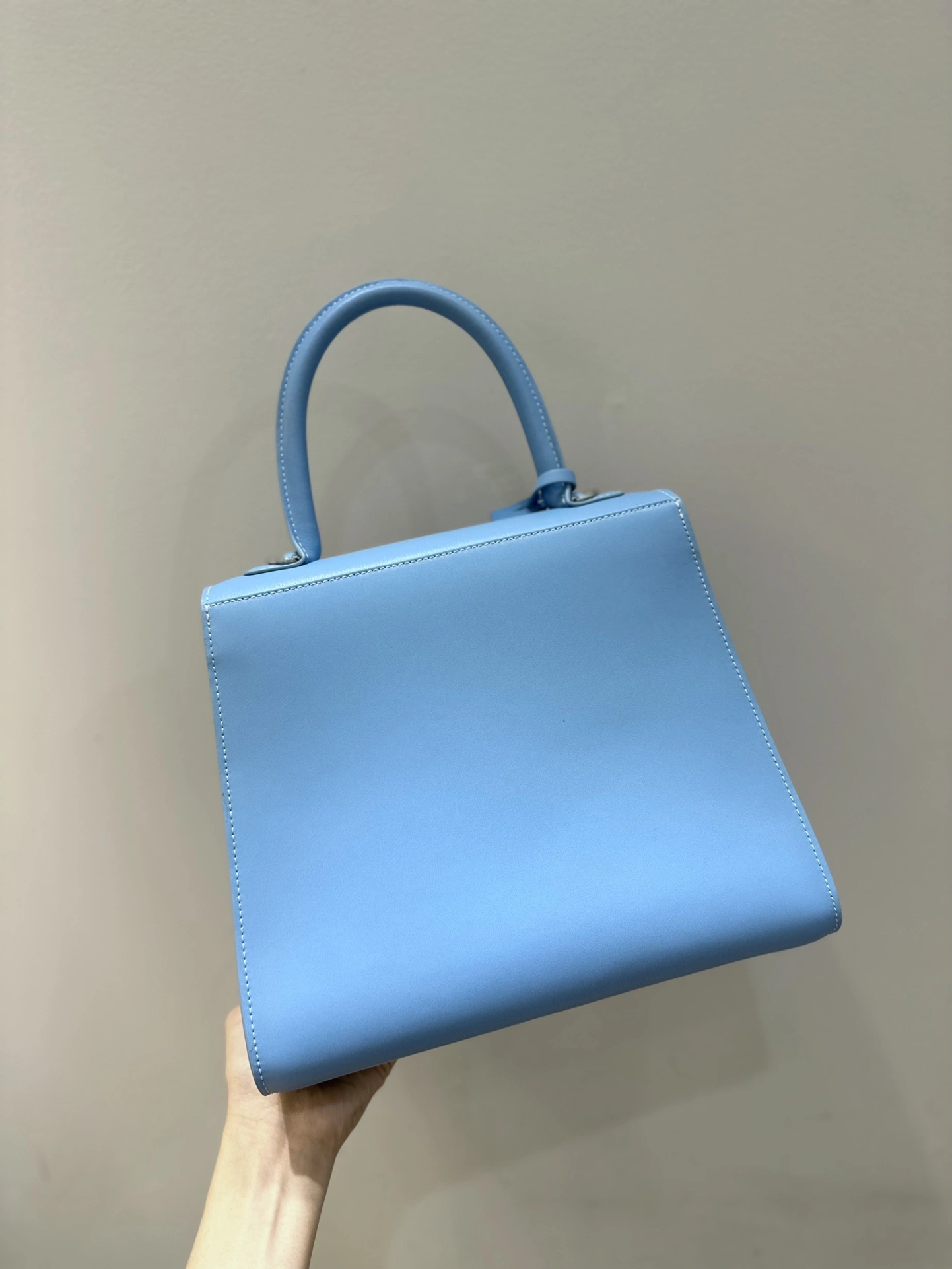 MOMO- 458v1ux AA0480AAM040BCM high quality version lambskin item：E-B177I2534