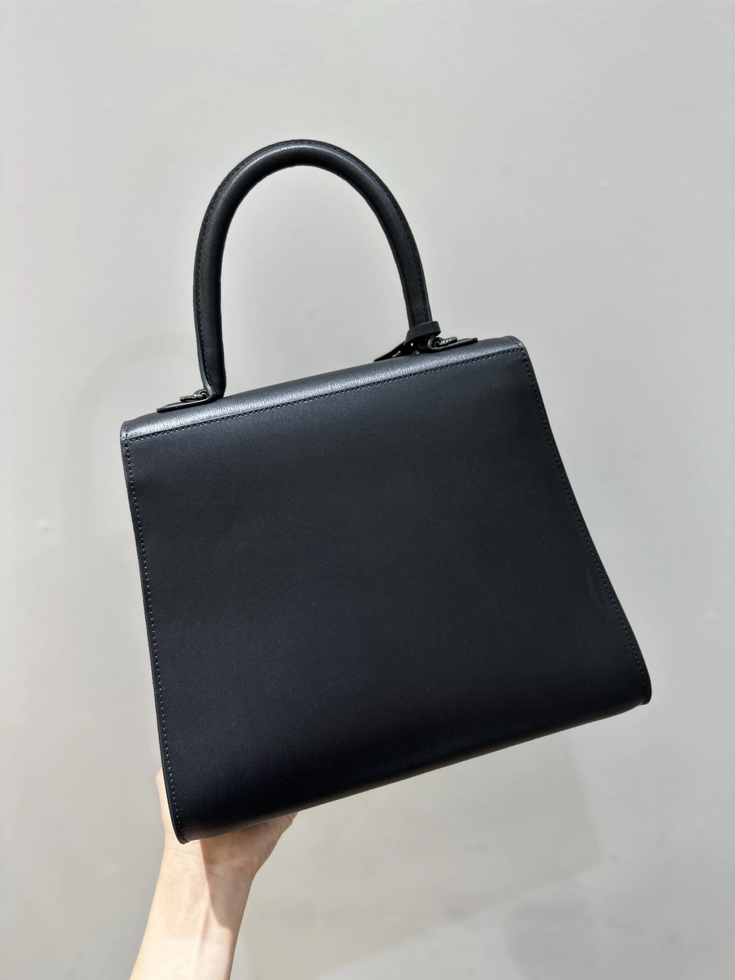 MOMO- 458v1ux AA0480AAM099ZPN high quality version lambskin item：E-B177I2535