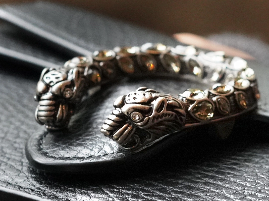 MOMO--‎476432 CAOGN 8176 476432-CAOGN-8176 item：C-B461H1079Q