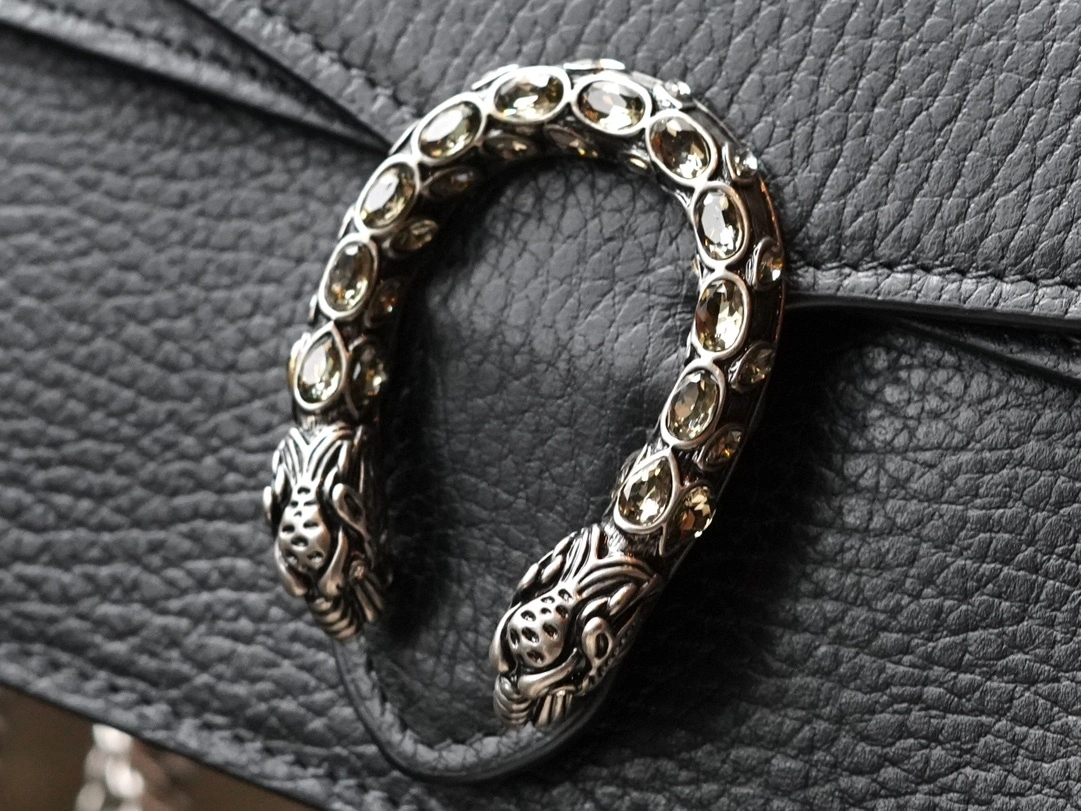 MOMO--‎476432 CAOGN 8176 476432-CAOGN-8176 item：C-B461H1079Q