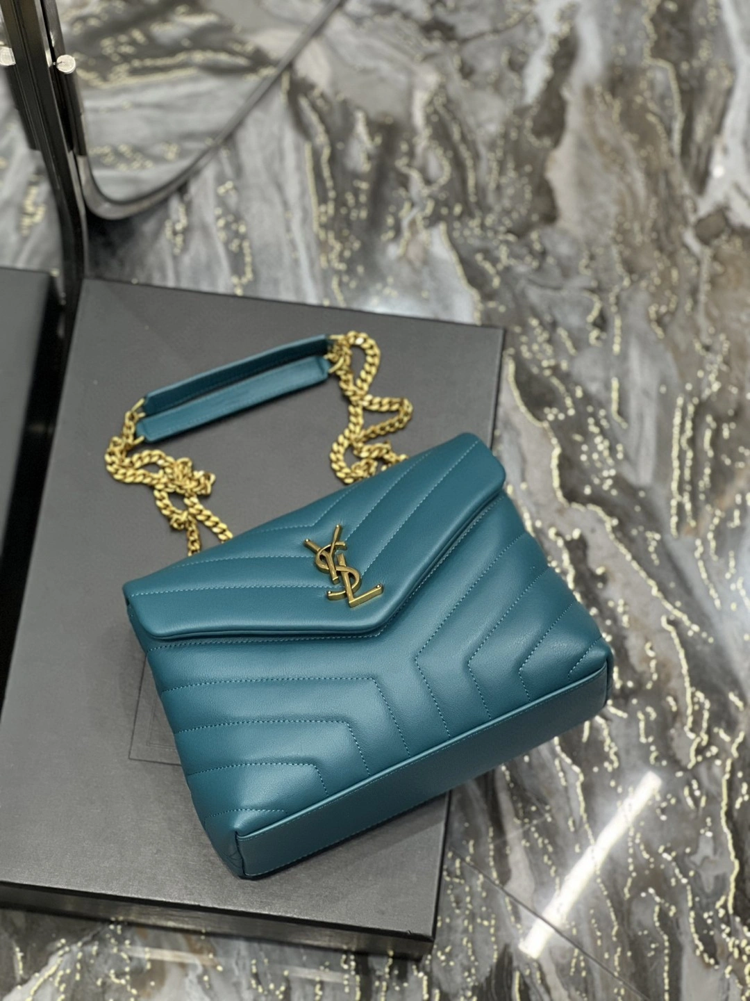 MOMO- 494699-DV727-4417 Calfskin LOULOU item : B-B597E1734W