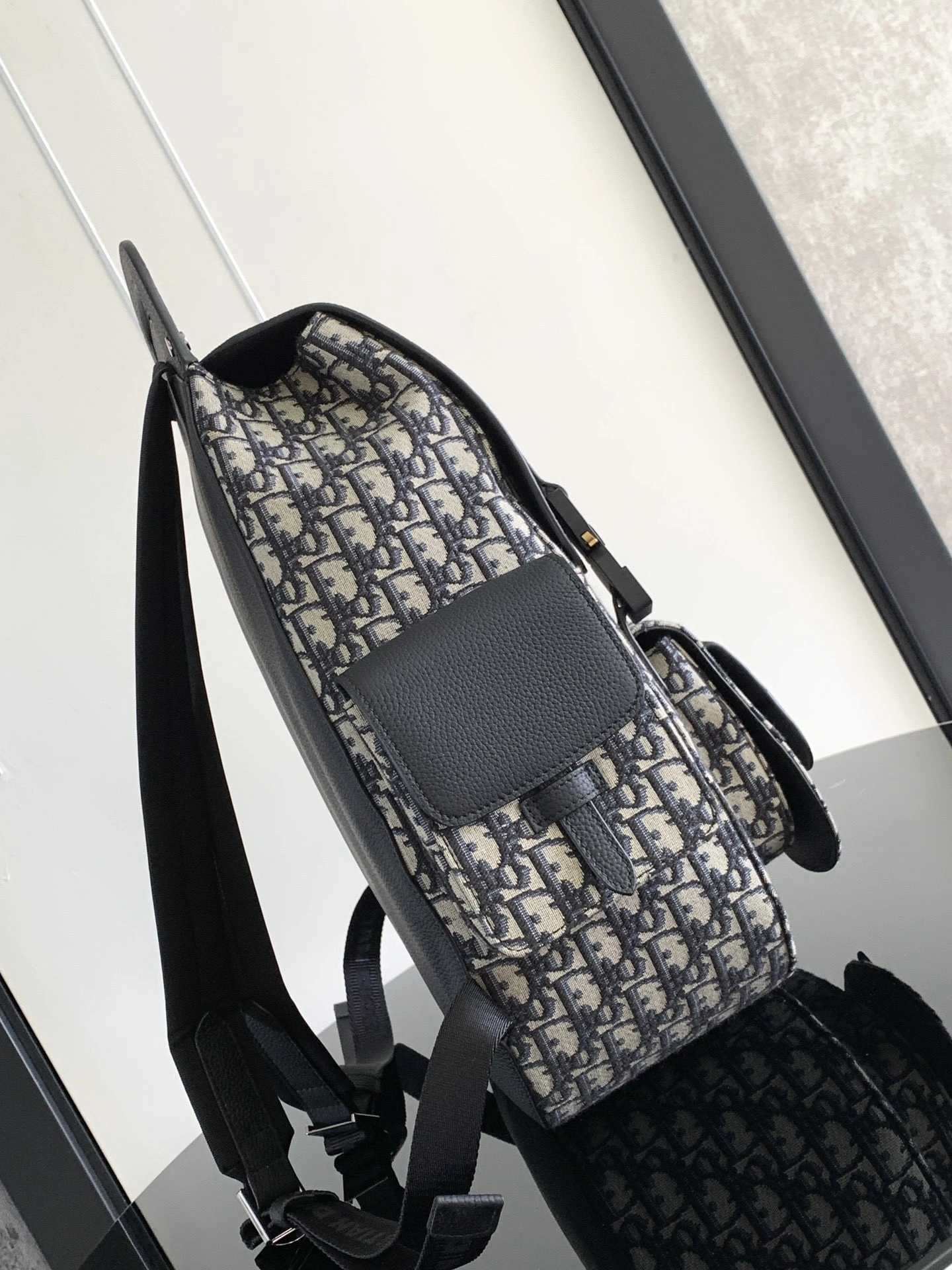 MOMO--4ior 1ADBA164YKS_H27E Gallop cowhide item:D-B184H1512