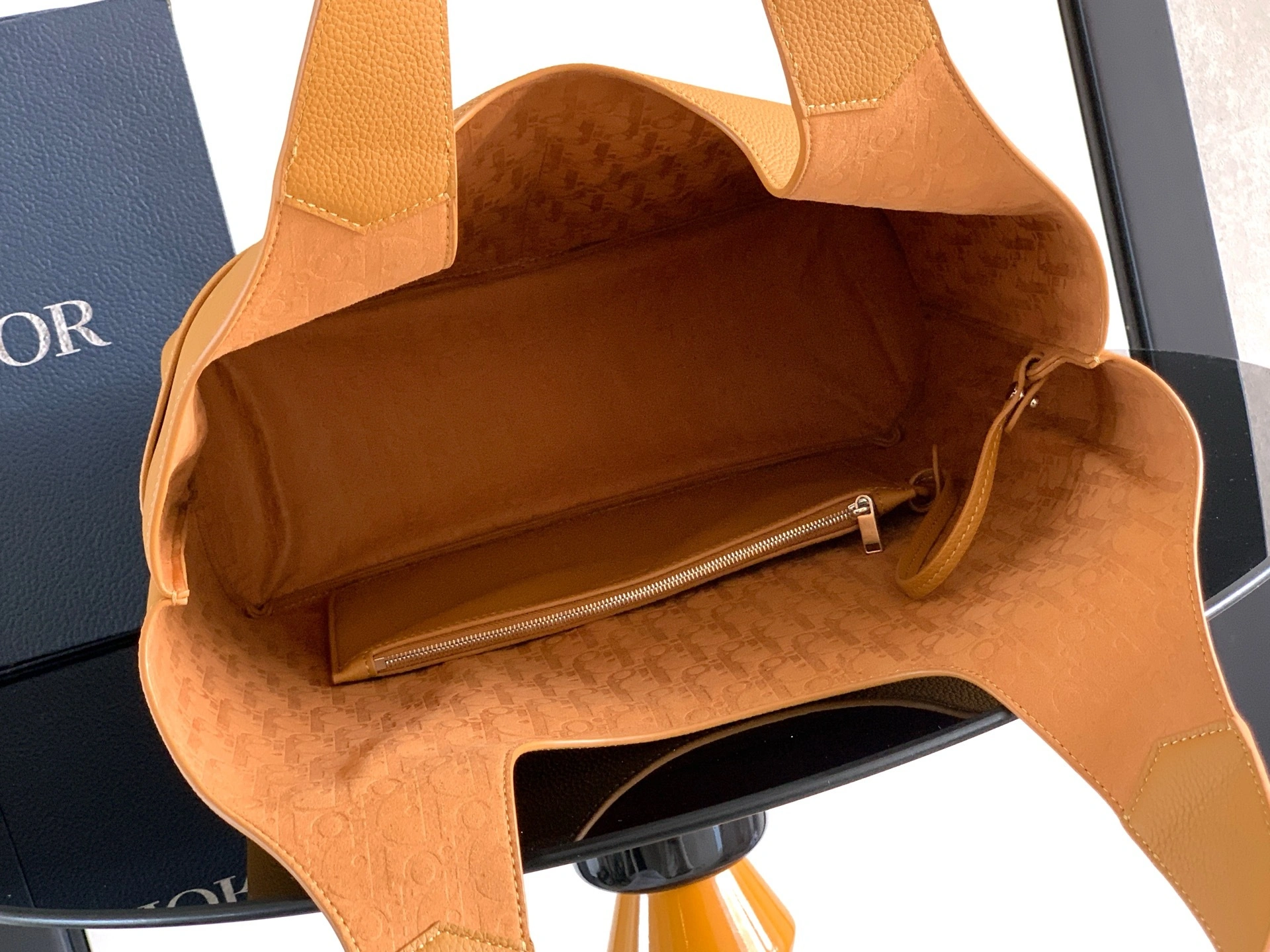 MOMO- 4ior 1LLSH276KEC-H130 Privé high quality version cowhide item：E-B813I2475