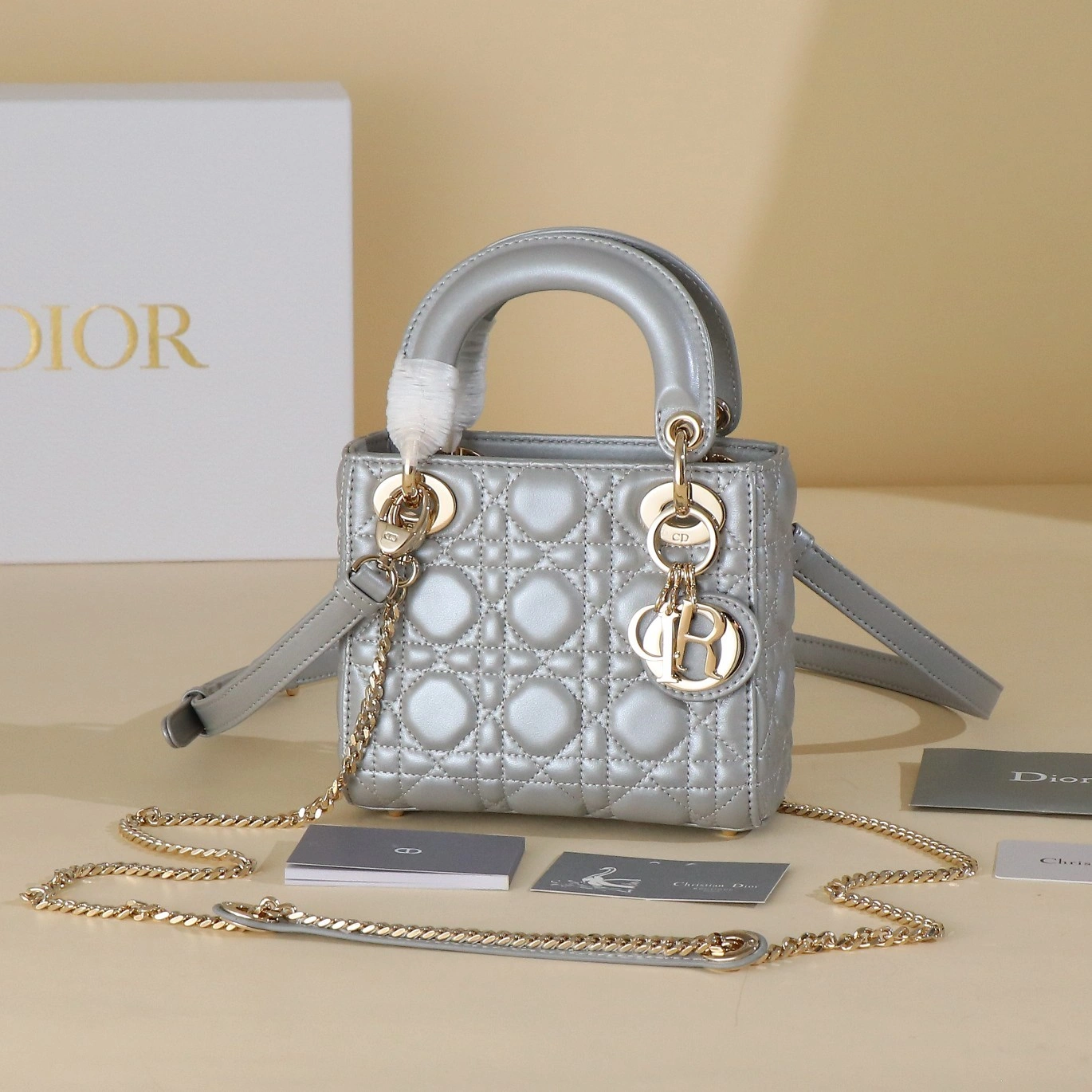 MOMO--4ior M0505OADU-M11G high quality version lady sheepskin item:E-B000L2039T