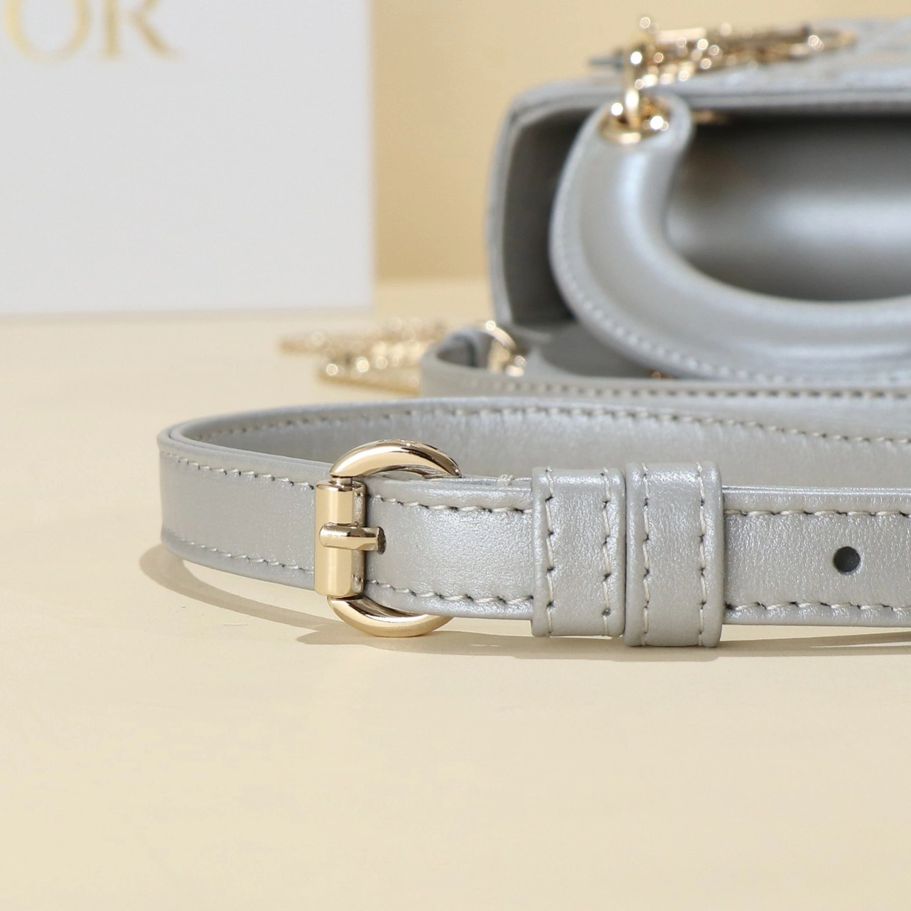 MOMO--4ior M0505OADU-M11G high quality version lady sheepskin item:E-B000L2039T