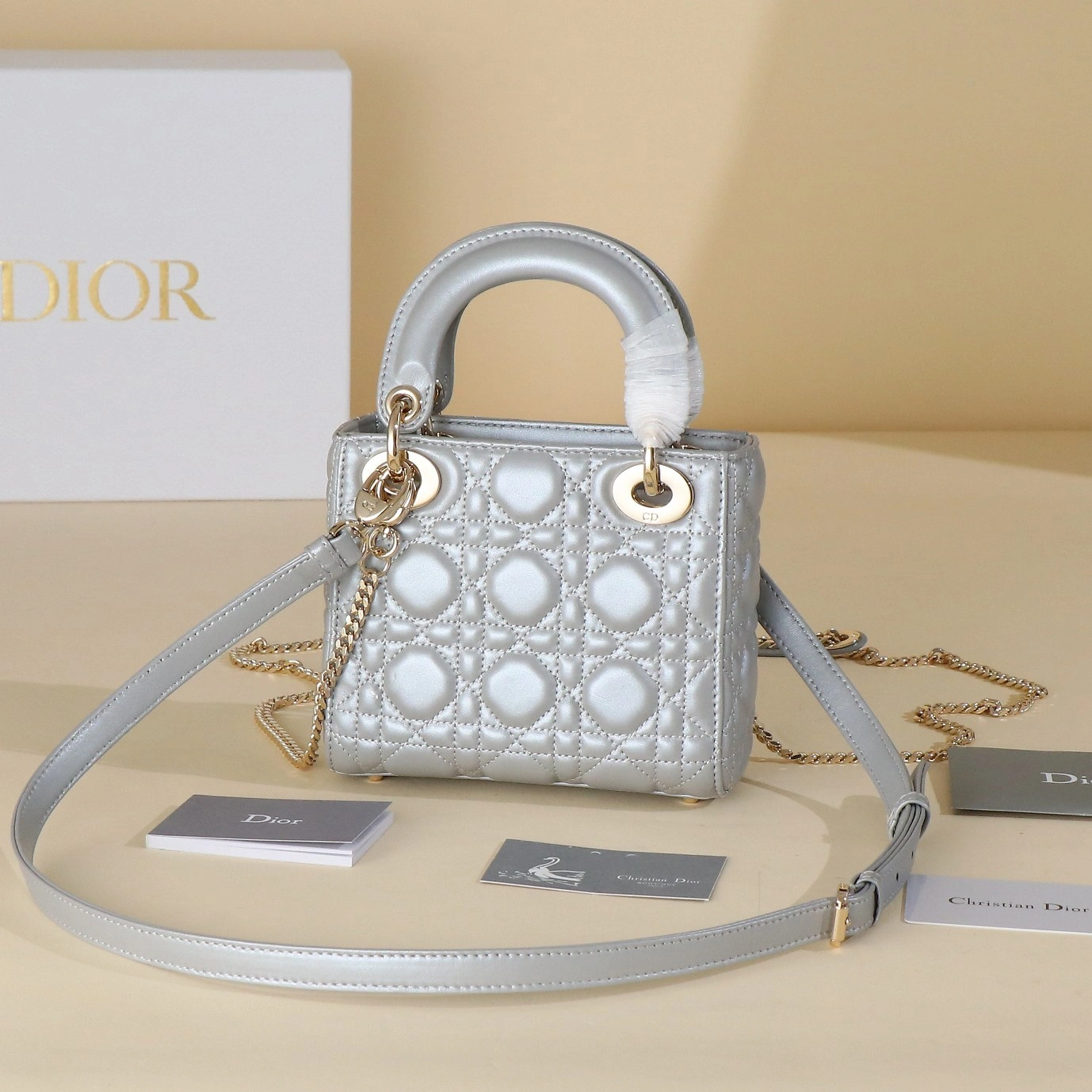 MOMO--4ior M0505OADU-M11G high quality version lady sheepskin item:E-B000L2039T
