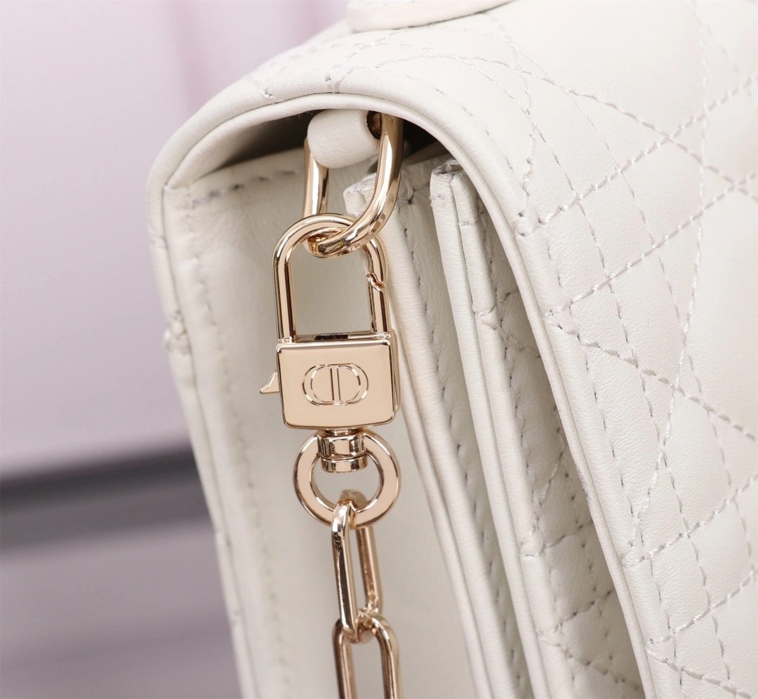 MOMO--4ior M0997ONGE-M030 high quality version Miss sheepskin item:E-B000L2052T