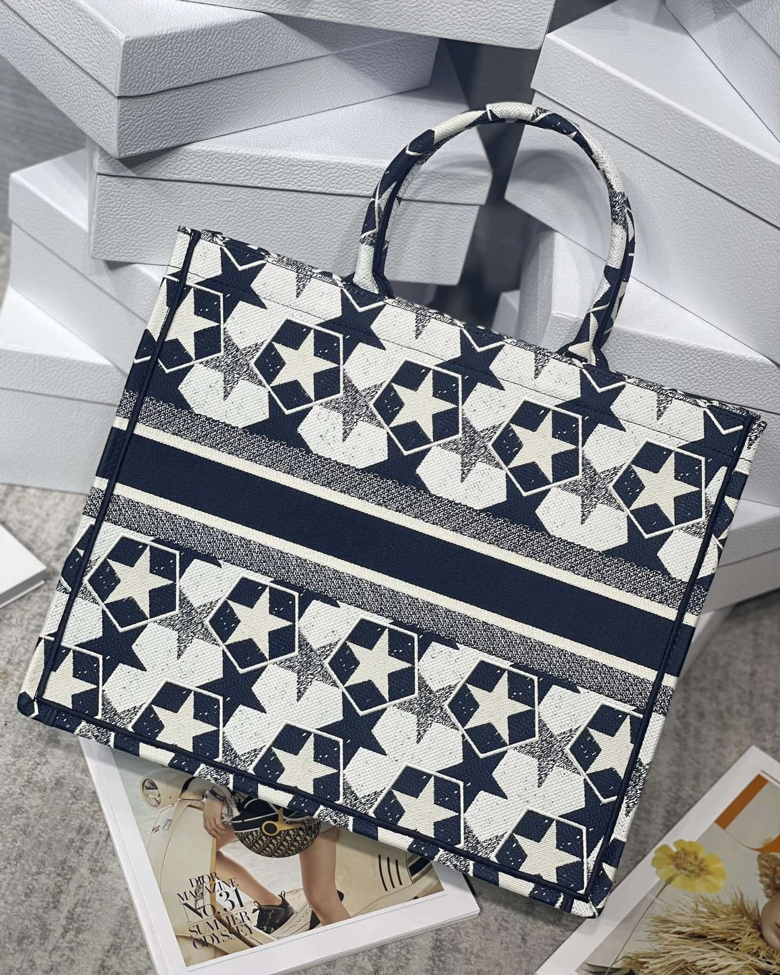 MOMO- 4ior M1286ZTQX-M928 Book Tote high quality version item：E-B063I2449