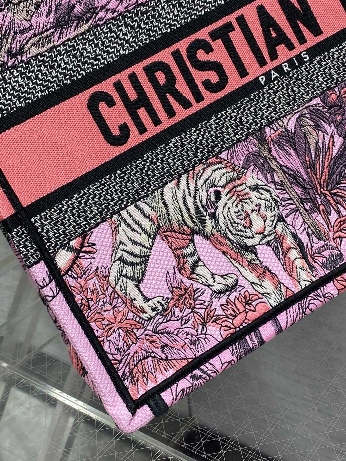 MOMO- 4ior M1296ZEUP-M45E high quality version embroidery item : D-B000J1499H