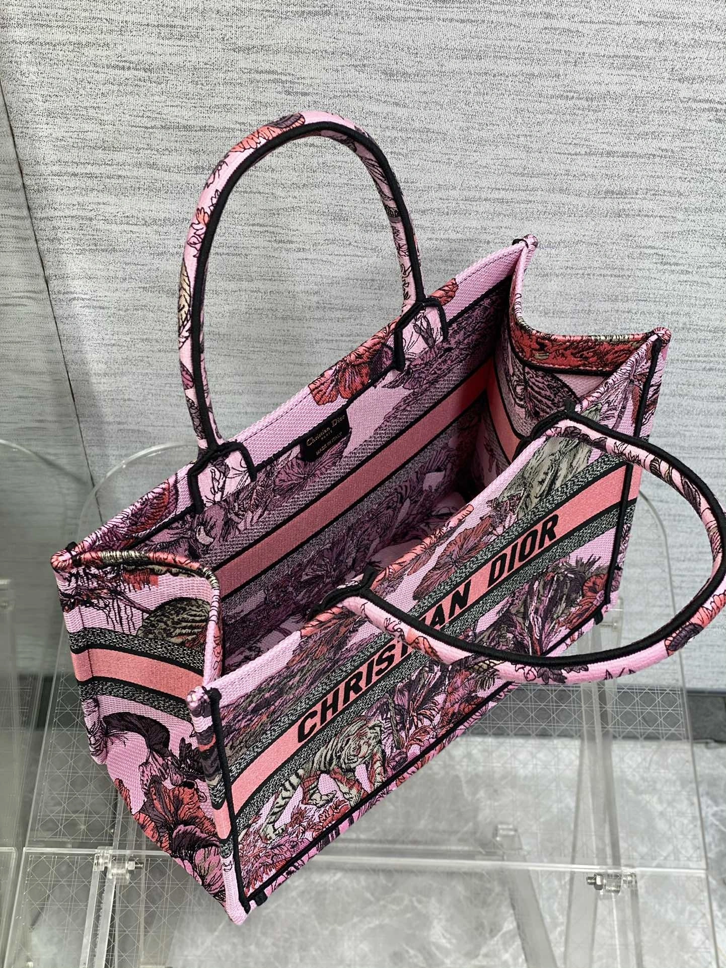 MOMO- 4ior M1296ZEUP-M45E high quality version embroidery item : D-B000J1499H