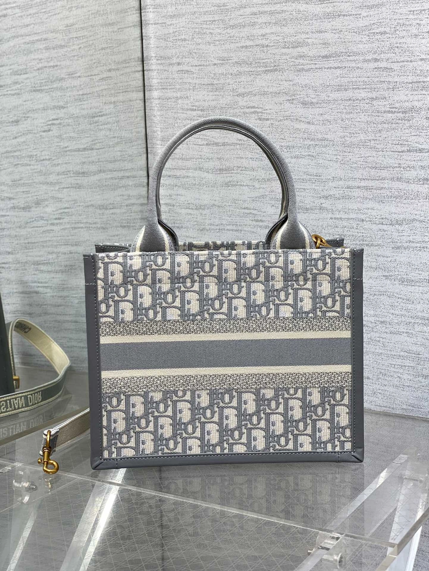 MOMO- 4ior M1325CZBB-M20I high quality version item：E-B177I2567