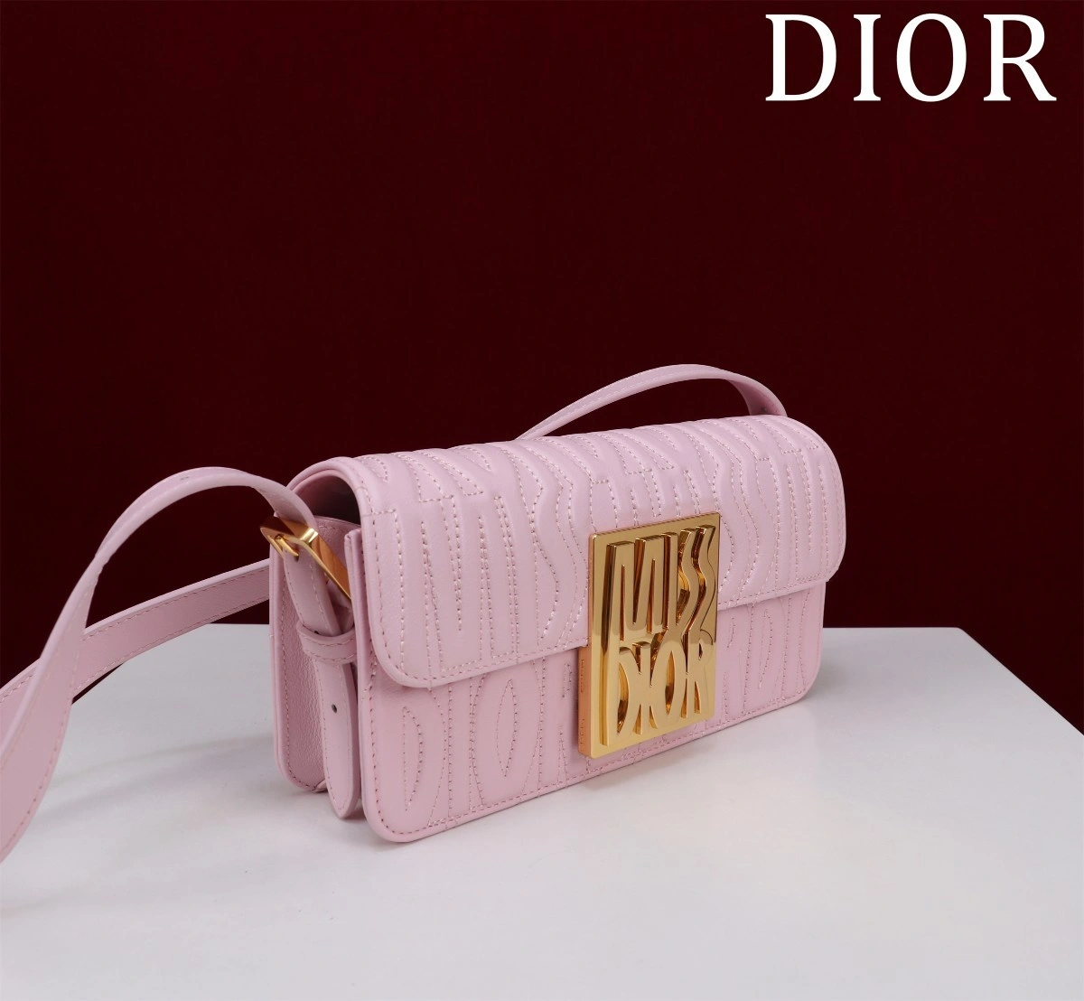 MOMO- 4ior M2610UBOS-M05N Miss Allover high quality version item：E-B063I2462