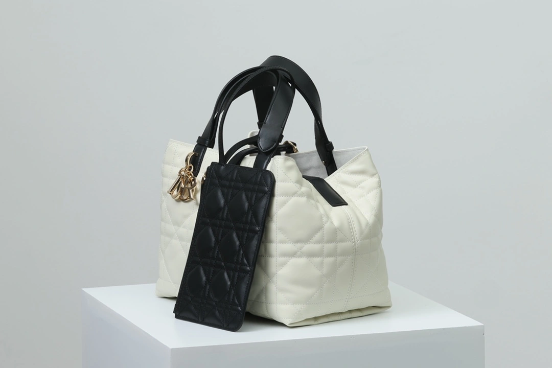 MOMO--4ior M2821OSIY-M38E high quality version cowhide item:E-B000L2067T