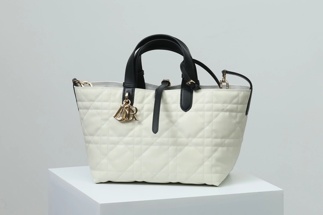 MOMO--4ior M2821OSIY-M38E high quality version cowhide item:E-B000L2067T