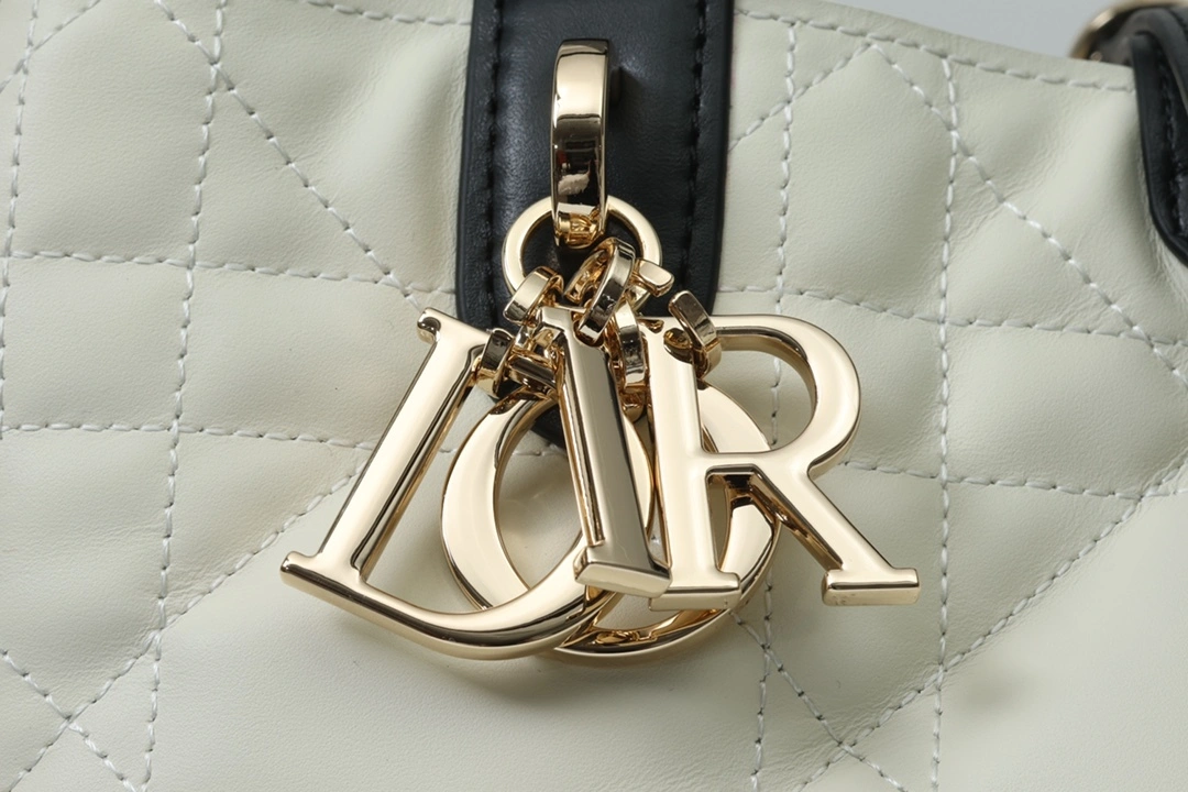 MOMO--4ior M2821OSIY-M38E high quality version cowhide item:E-B000L2067T