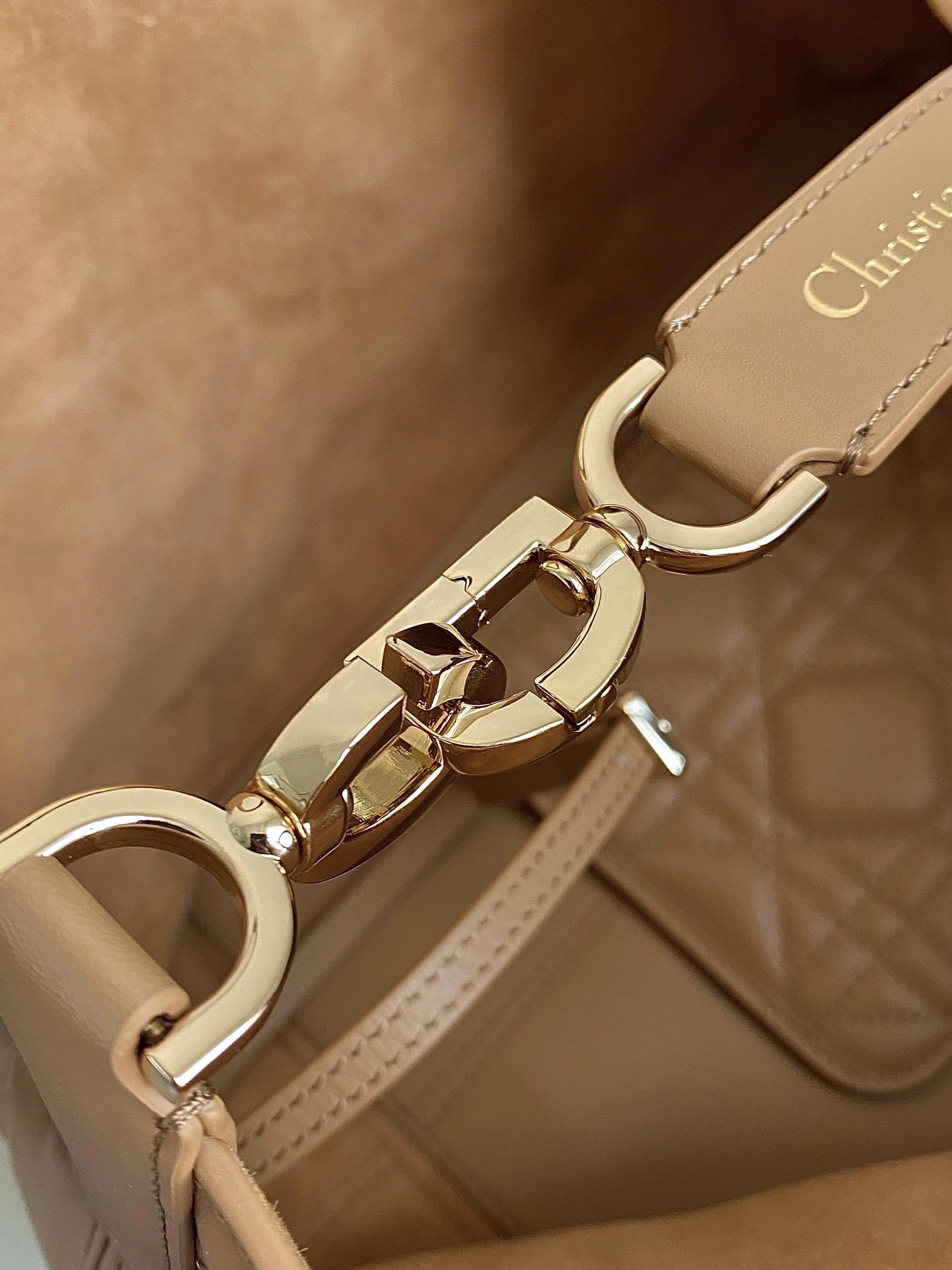 MOMO- 4ior M2821OSNW_M34U high quality version toujours item：E-B177I2580