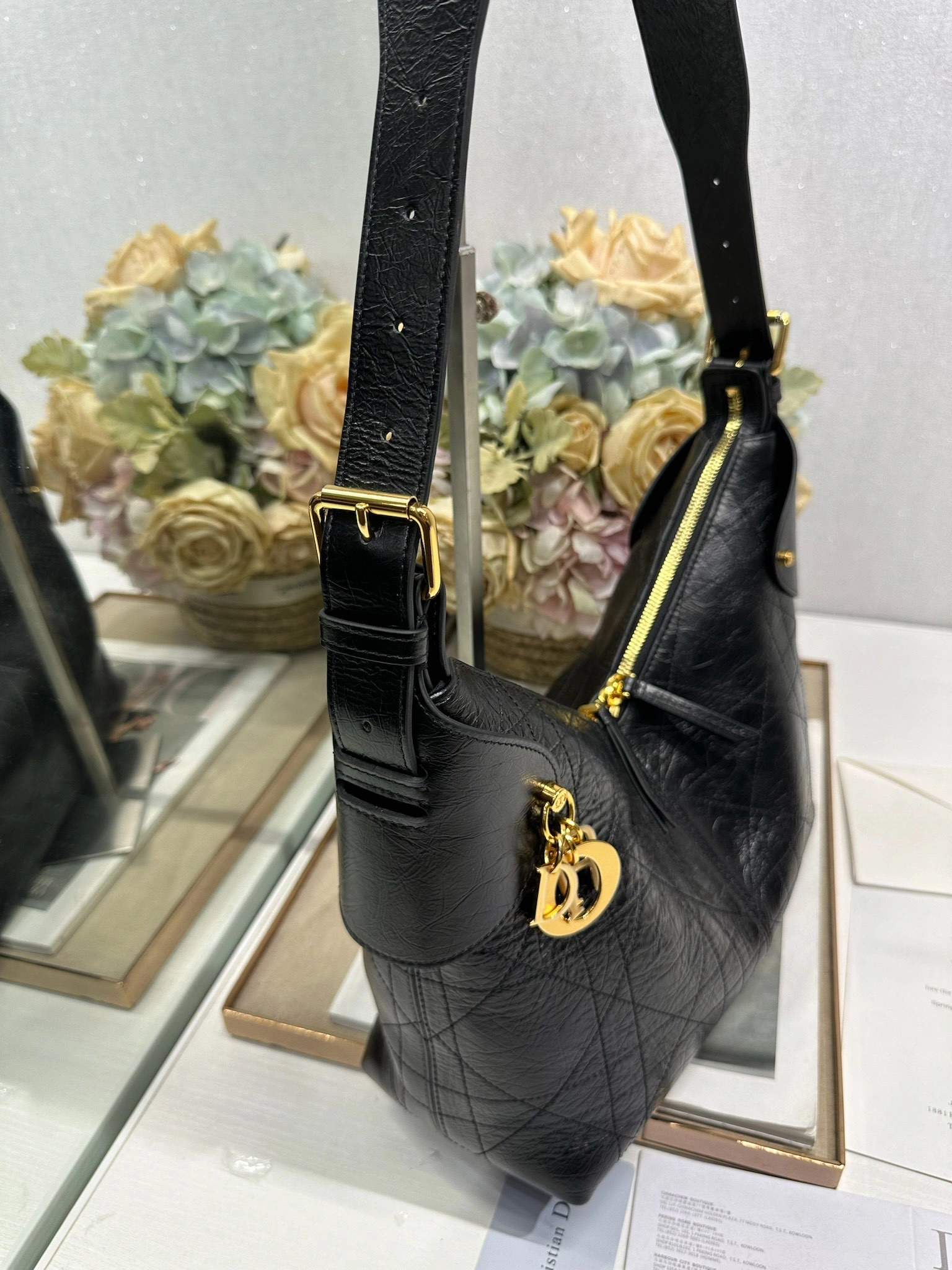 MOMO--4ior M2846UNUO-M900 high quality version Voyage cowhide item:E-B000L2030T