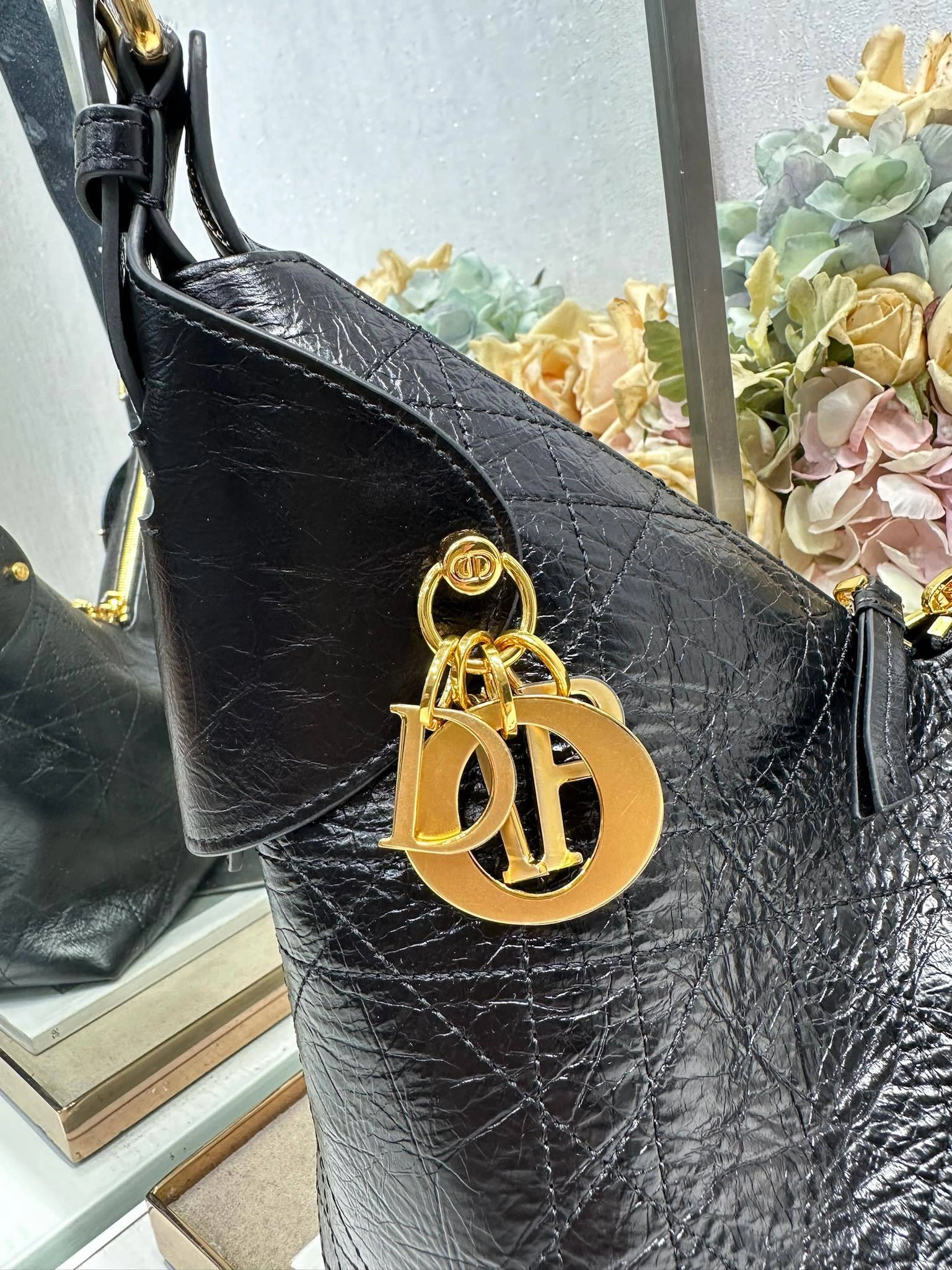 MOMO--4ior M2846UNUO-M900 high quality version Voyage cowhide item:E-B000L2030T
