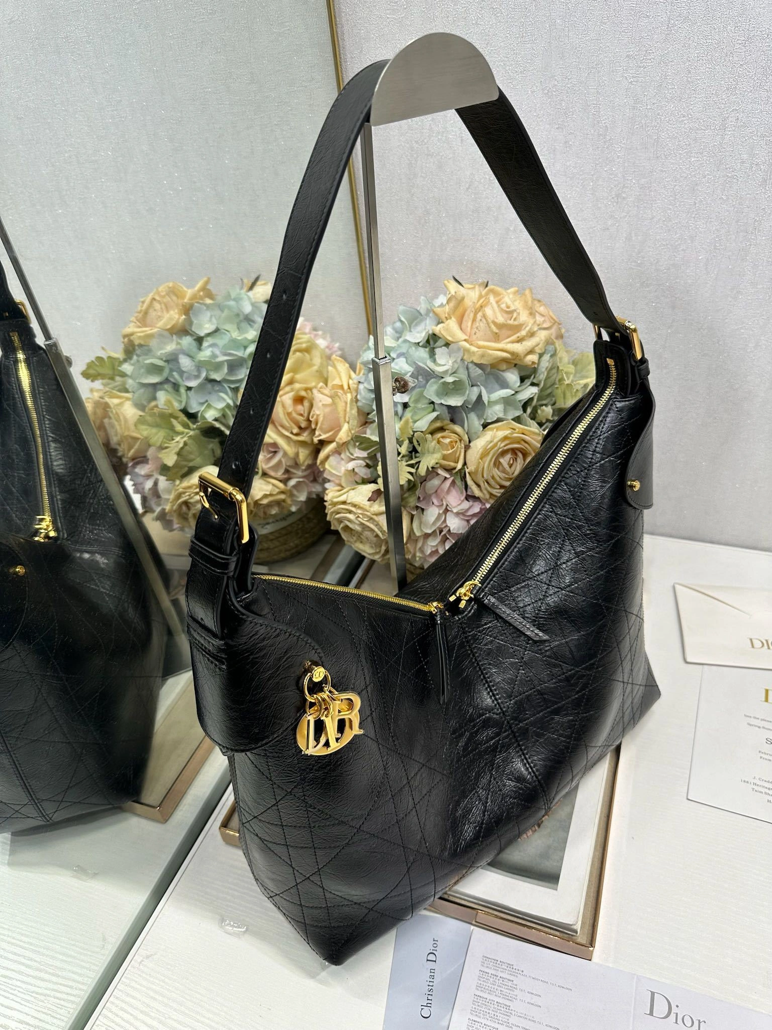 MOMO--4ior M2847UNUO-M900 high quality version Voyage cowhide item:E-B000L2022T