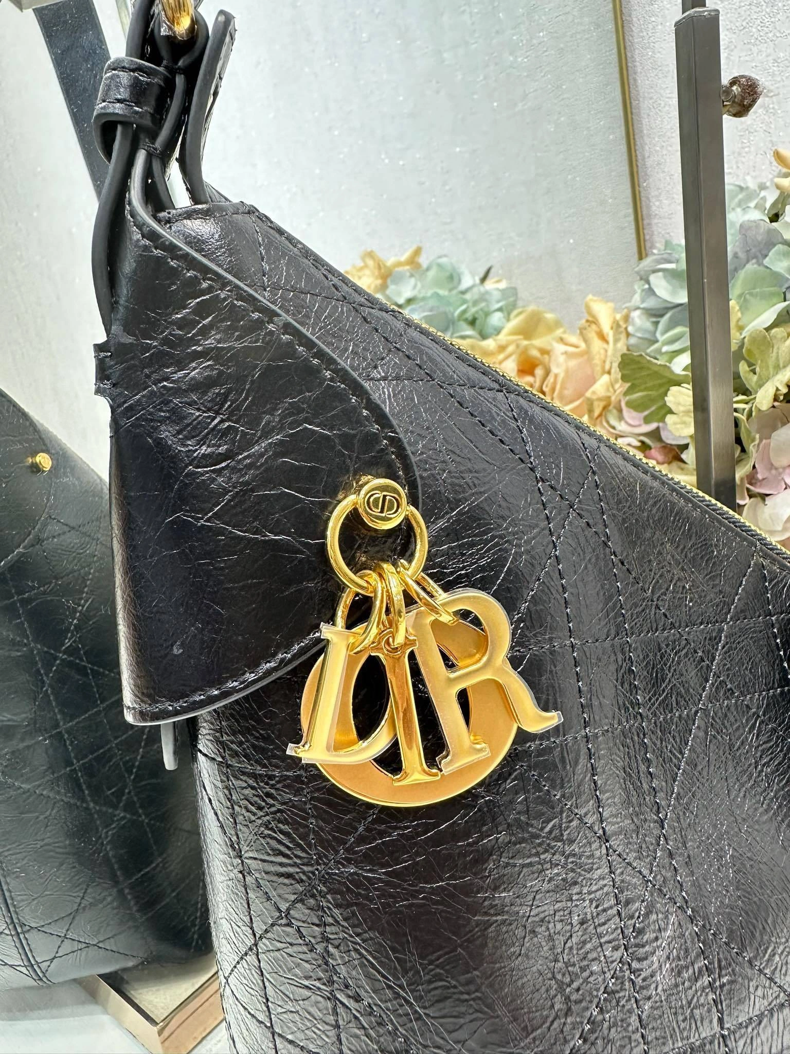 MOMO--4ior M2847UNUO-M900 high quality version Voyage cowhide item:E-B000L2022T