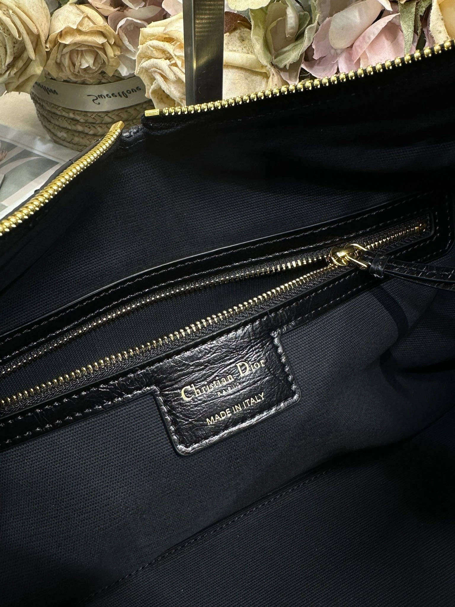 MOMO--4ior M2847UNUO-M900 high quality version Voyage cowhide item:E-B000L2022T