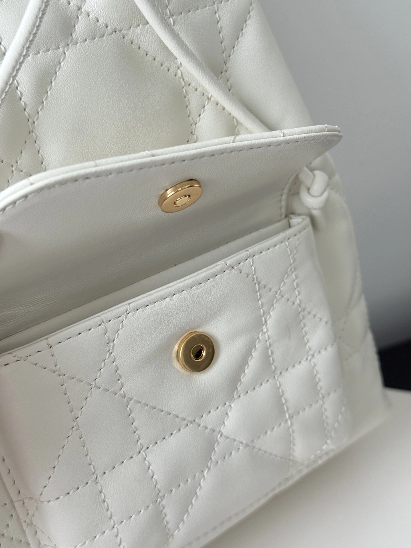 MOMO--4ior M3372UNOZ-M030 high quality version Caro sheepskin item:E-B805J2433