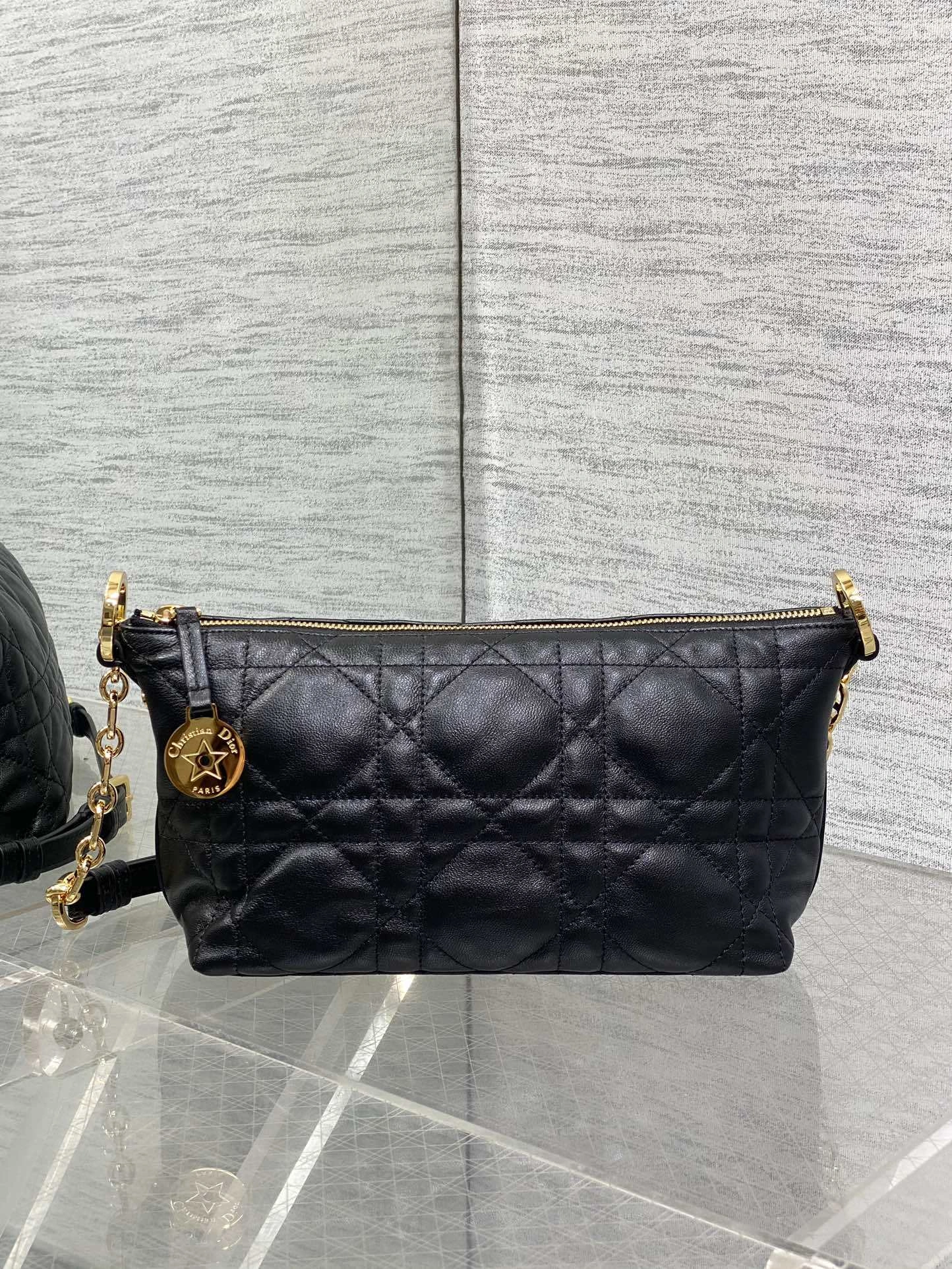 MOMO- 4ior S3202UDBB-M900 high quality version sheephide item：E-B813I2444