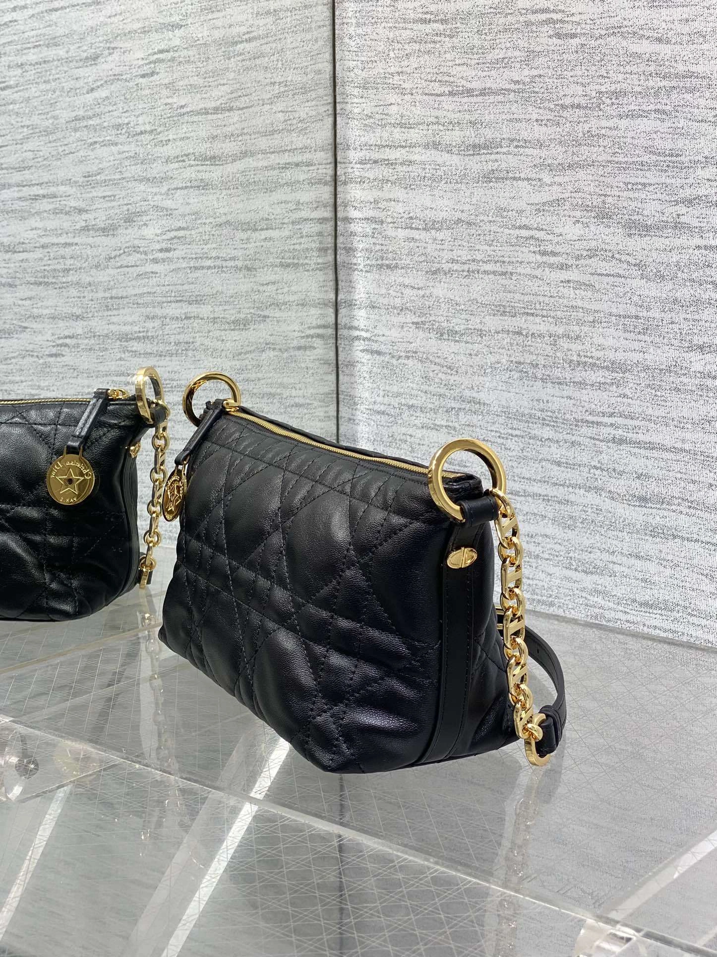 MOMO- 4ior S3202UDBB-M900 high quality version sheephide item：E-B813I2444
