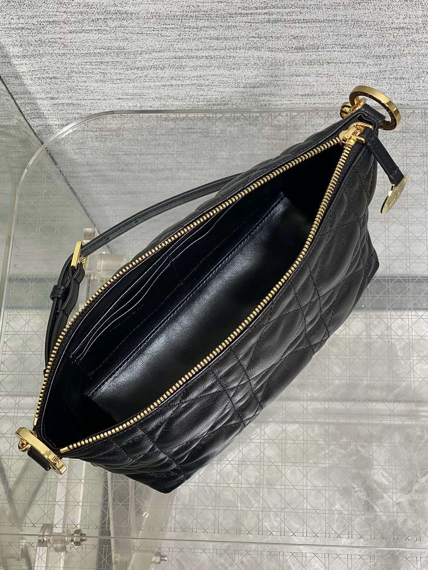 MOMO- 4ior S3202UDBB-M900 high quality version sheephide item：E-B813I2444